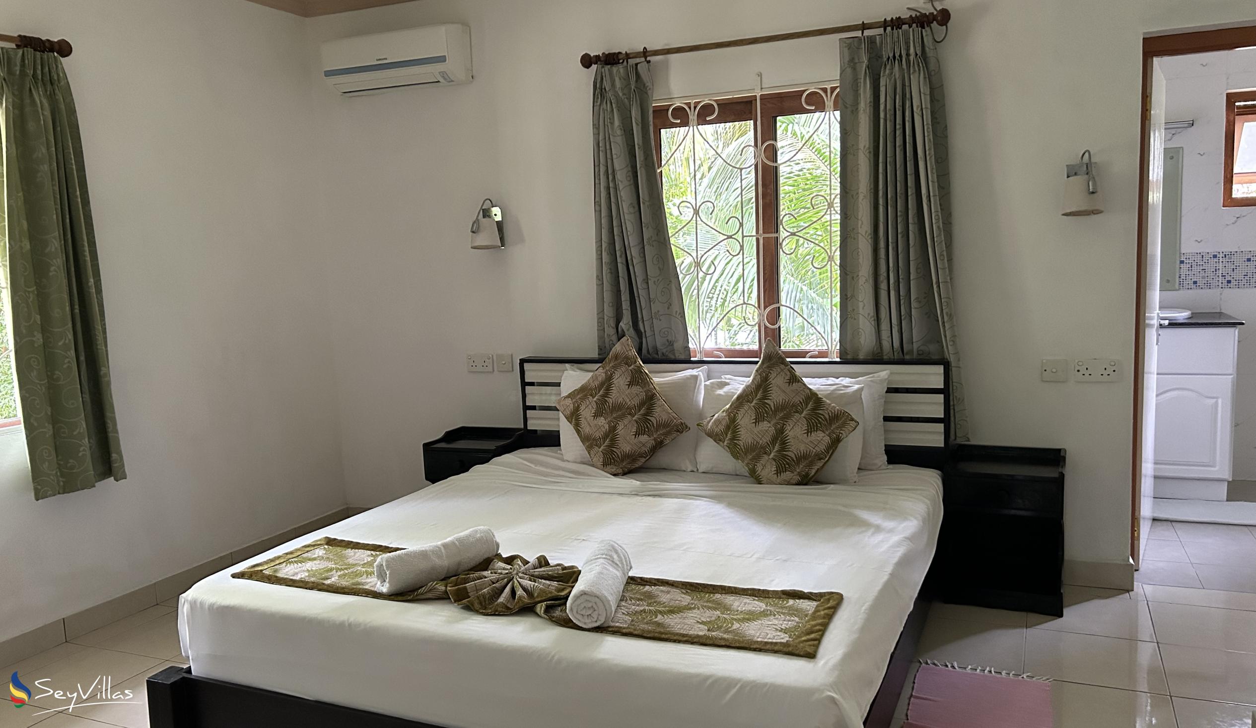 Foto 38: Forest Lodge Guest House - Appartement mit Balkon - Mahé (Seychellen)