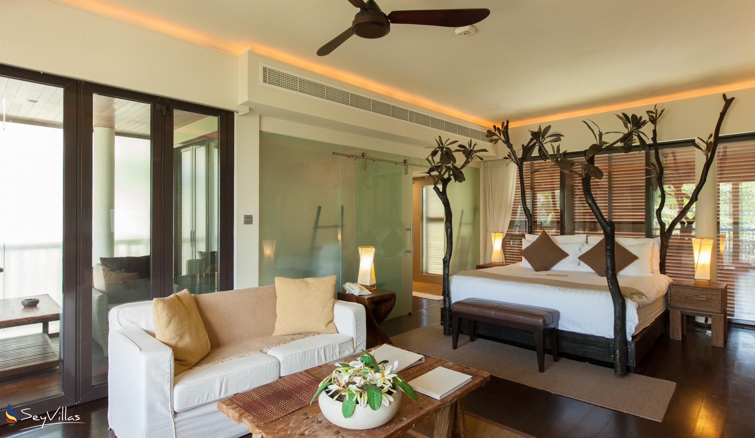 Foto 40: Dhevatara Beach Hotel - Suite vista mare con letto kingsize - Praslin (Seychelles)