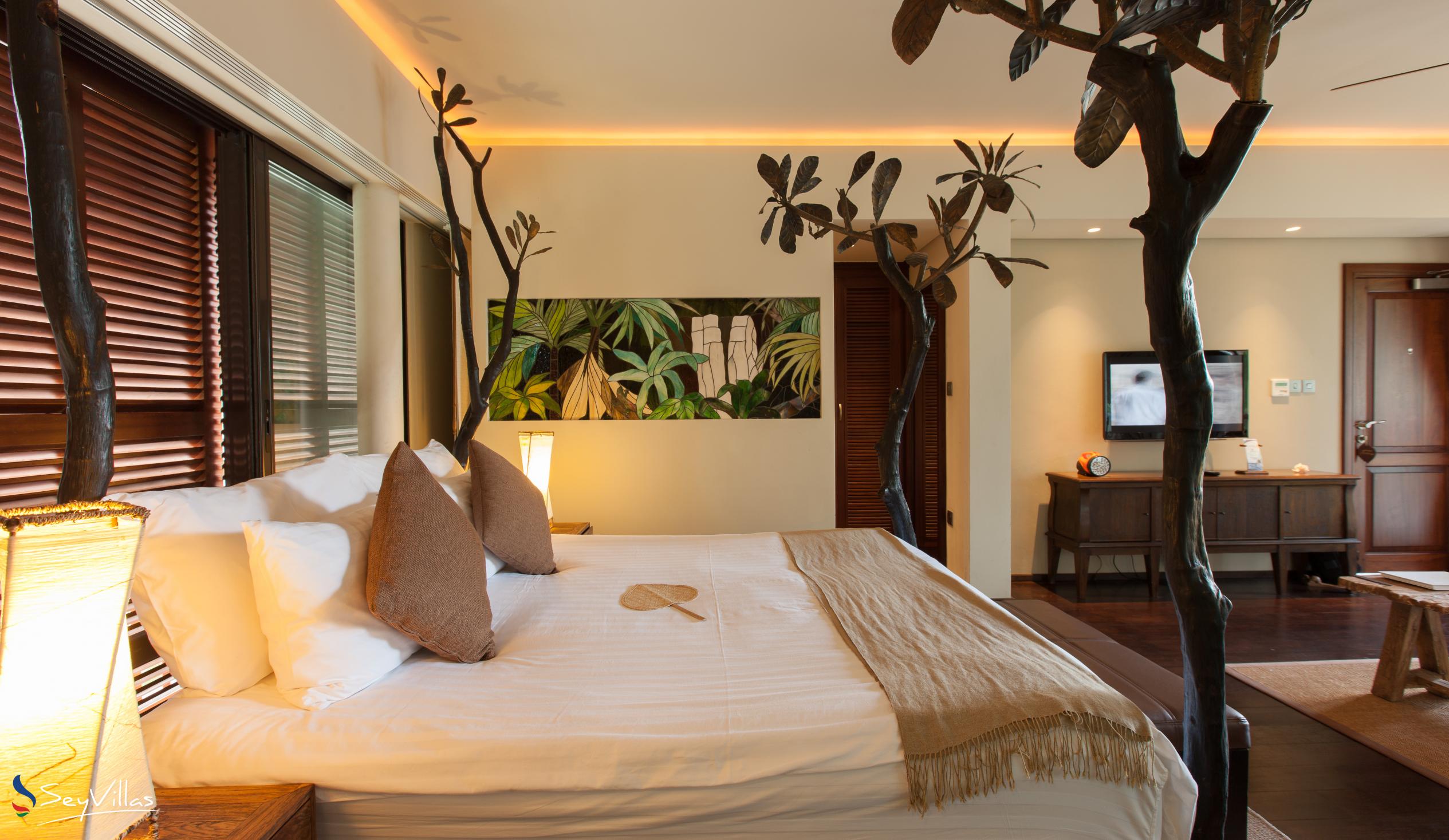Foto 42: Dhevatara Beach Hotel - Suite vista mare con letto kingsize - Praslin (Seychelles)