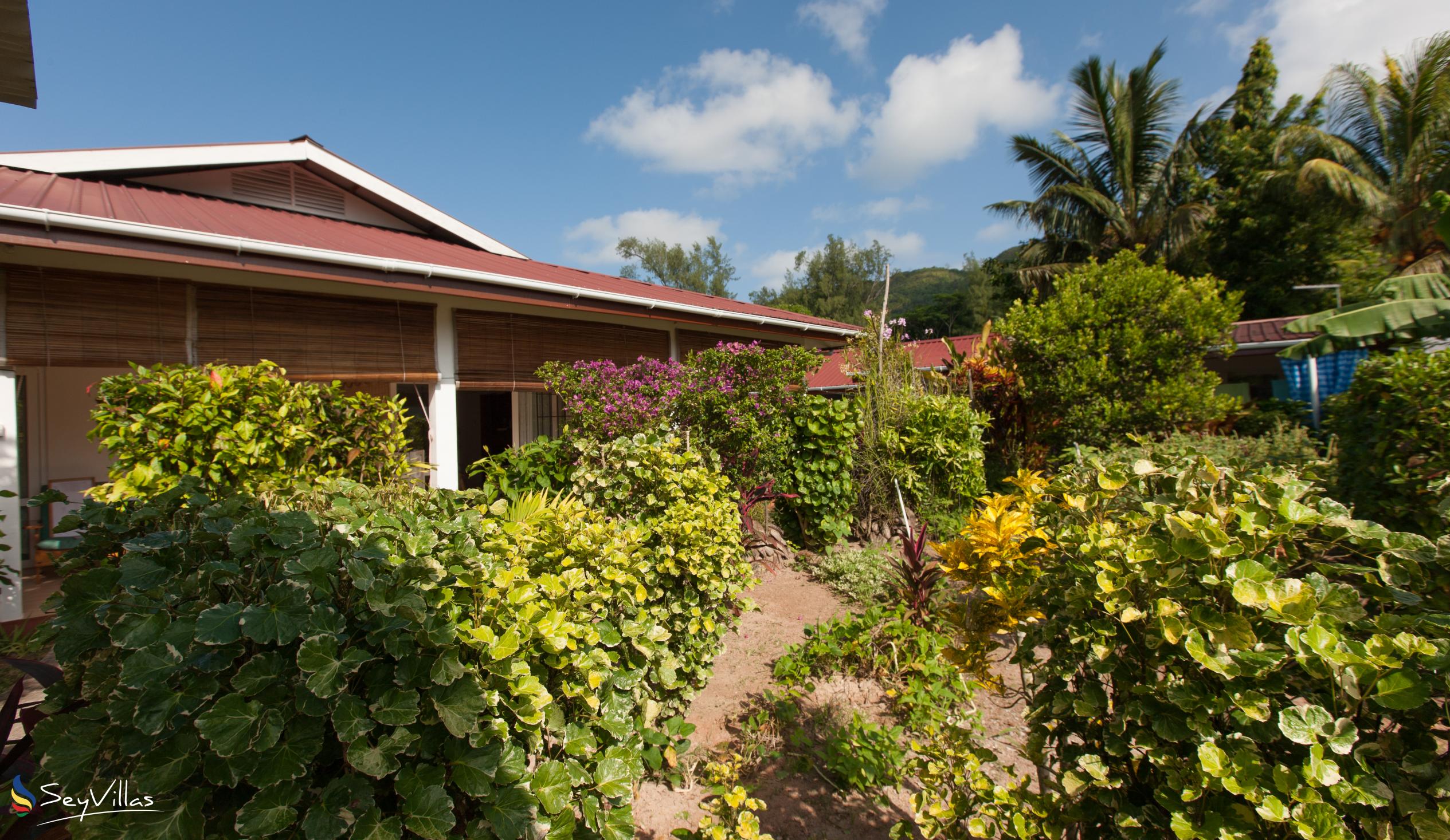 Foto 7: Le Relax St. Joseph Guest House - Aussenbereich - Praslin (Seychellen)