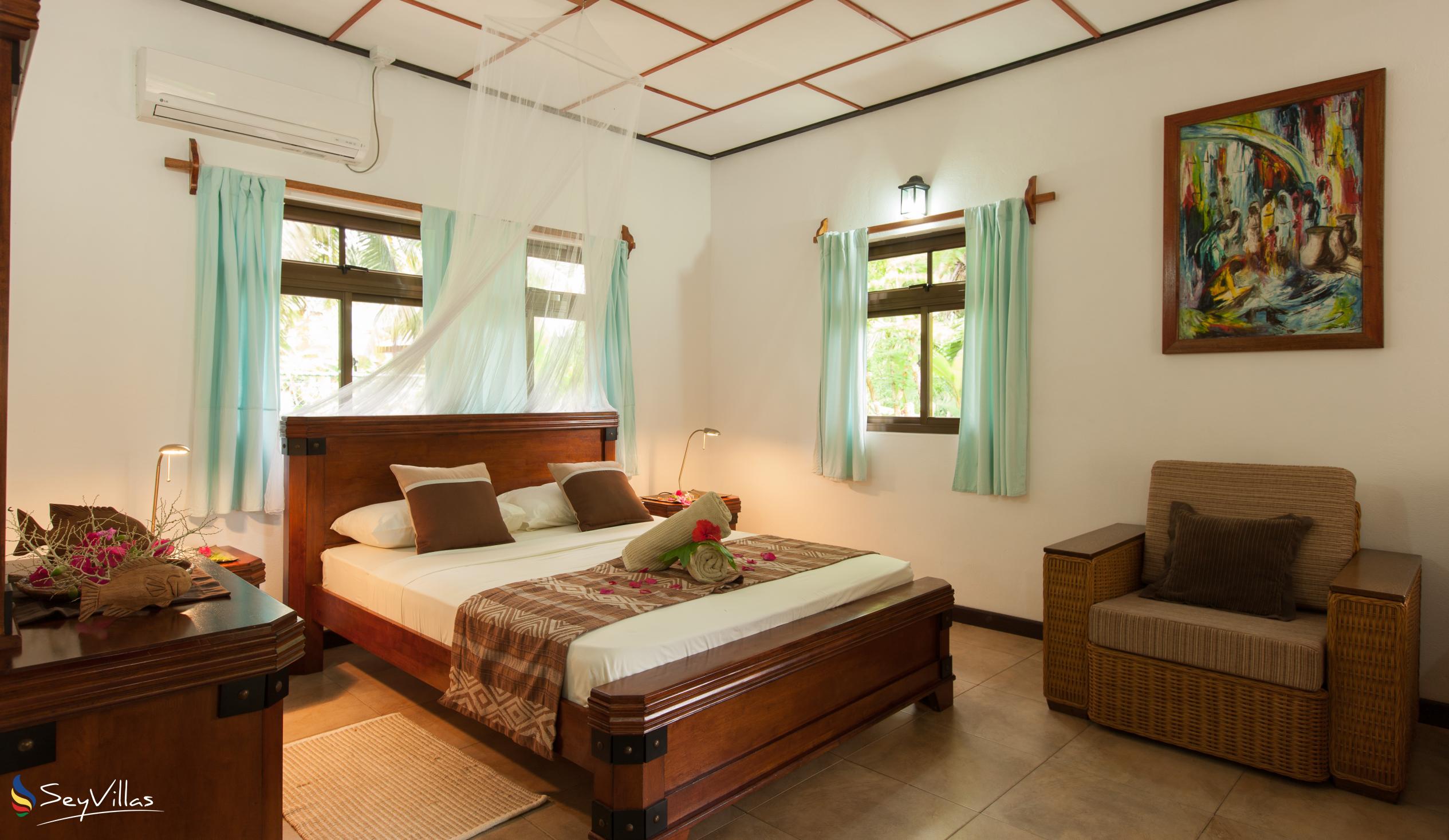 Foto 101: Domaine Les Rochers - Bungalow Palmier mit 2 Schlafzimmern - La Digue (Seychellen)