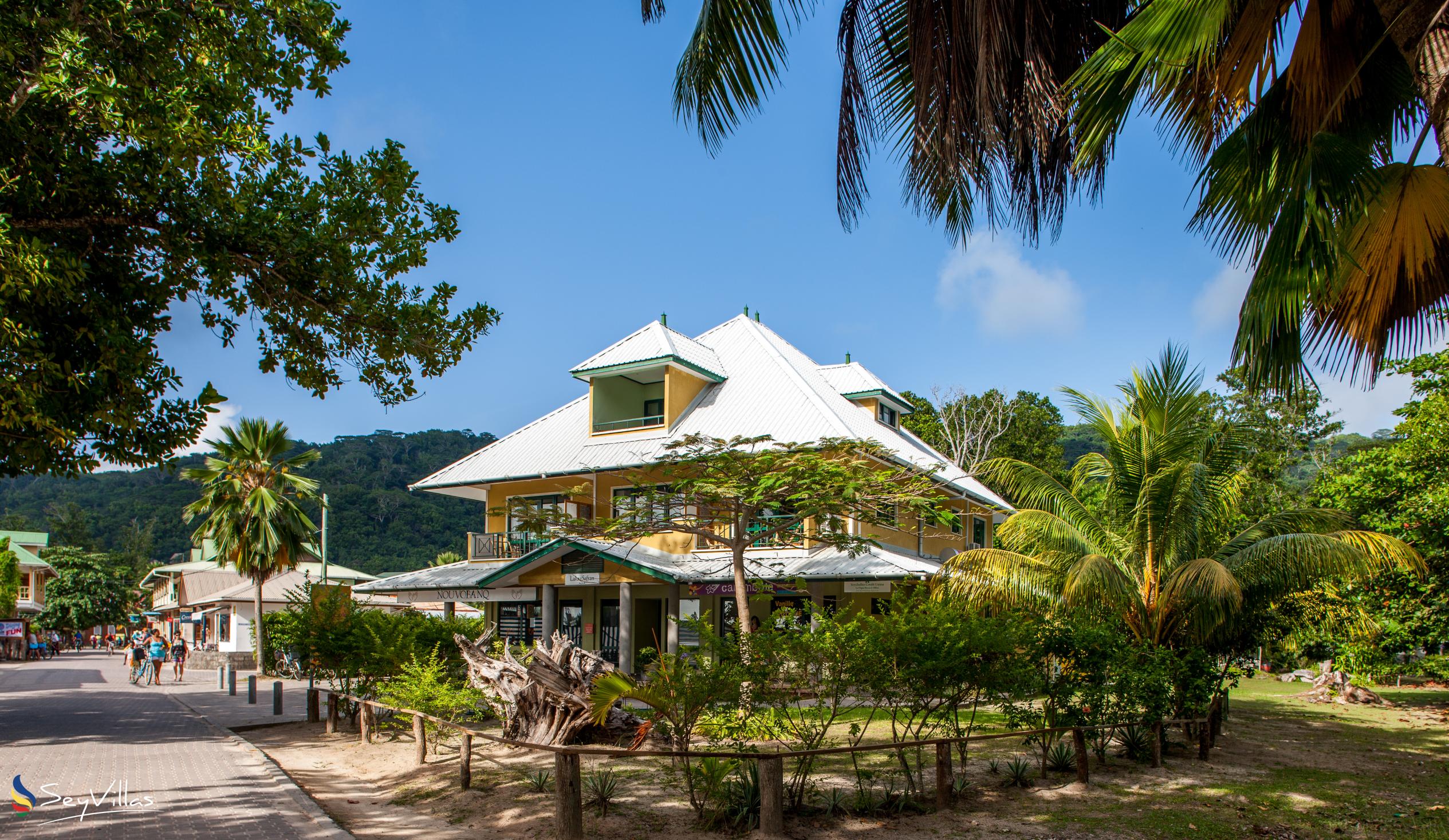Photo 3: La Kaz Safran - Outdoor area - La Digue (Seychelles)