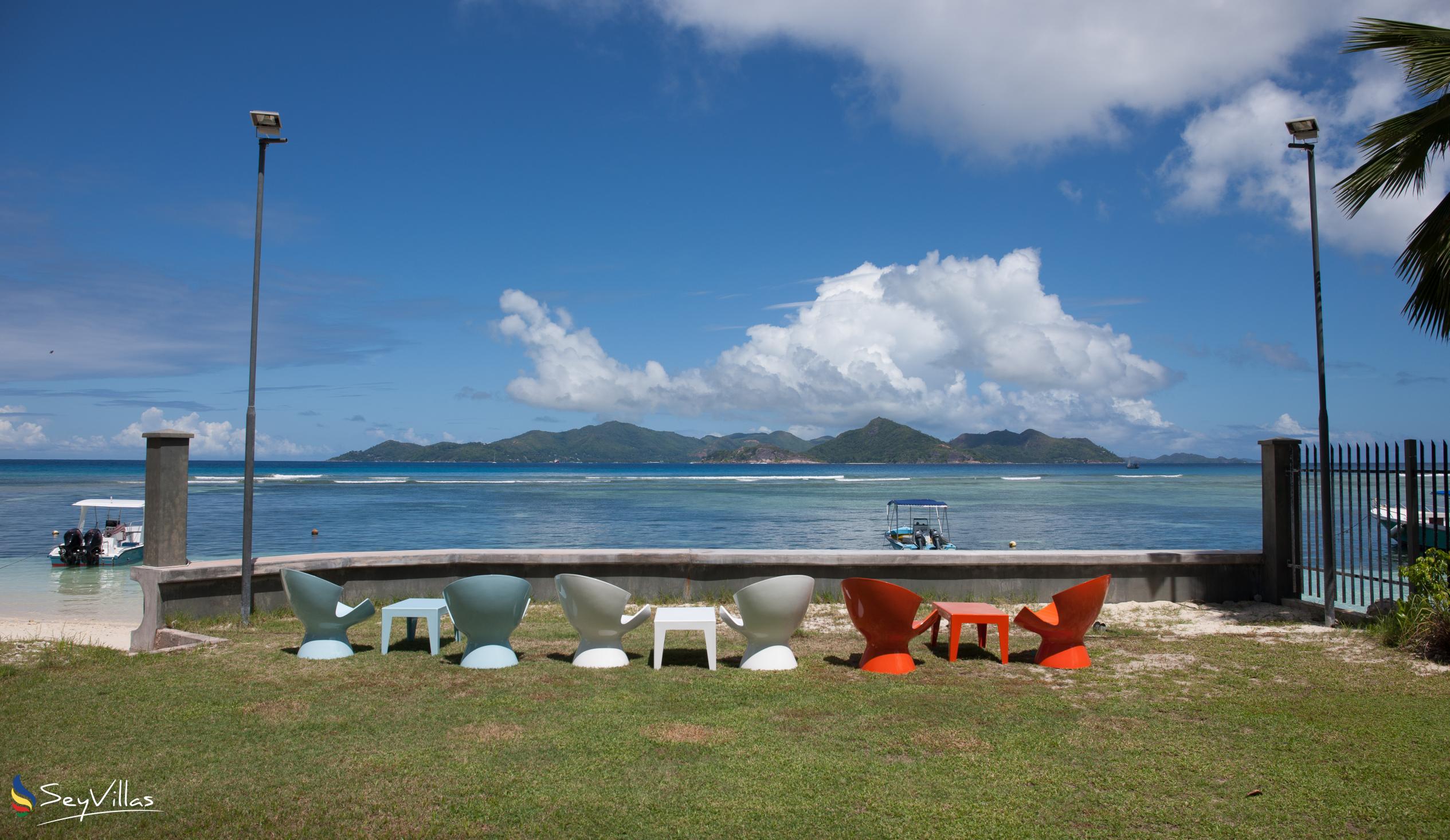 Foto 10: Marie-France Beach Front Apartments - Esterno - La Digue (Seychelles)