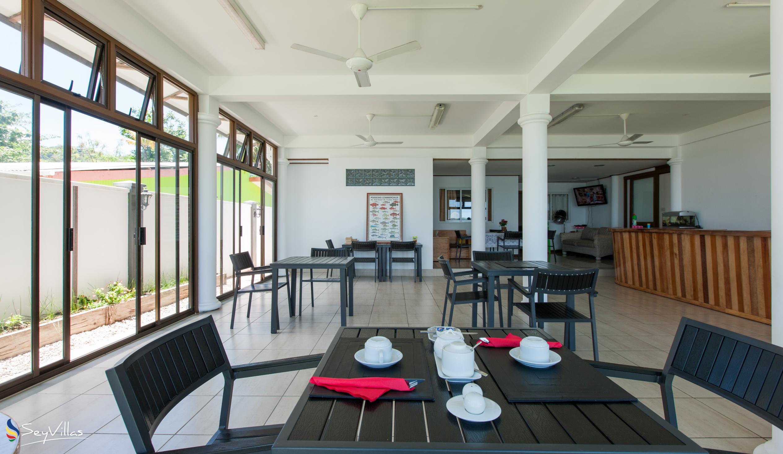 Photo 16: Marie-France Beach Front Apartments - Indoor area - La Digue (Seychelles)