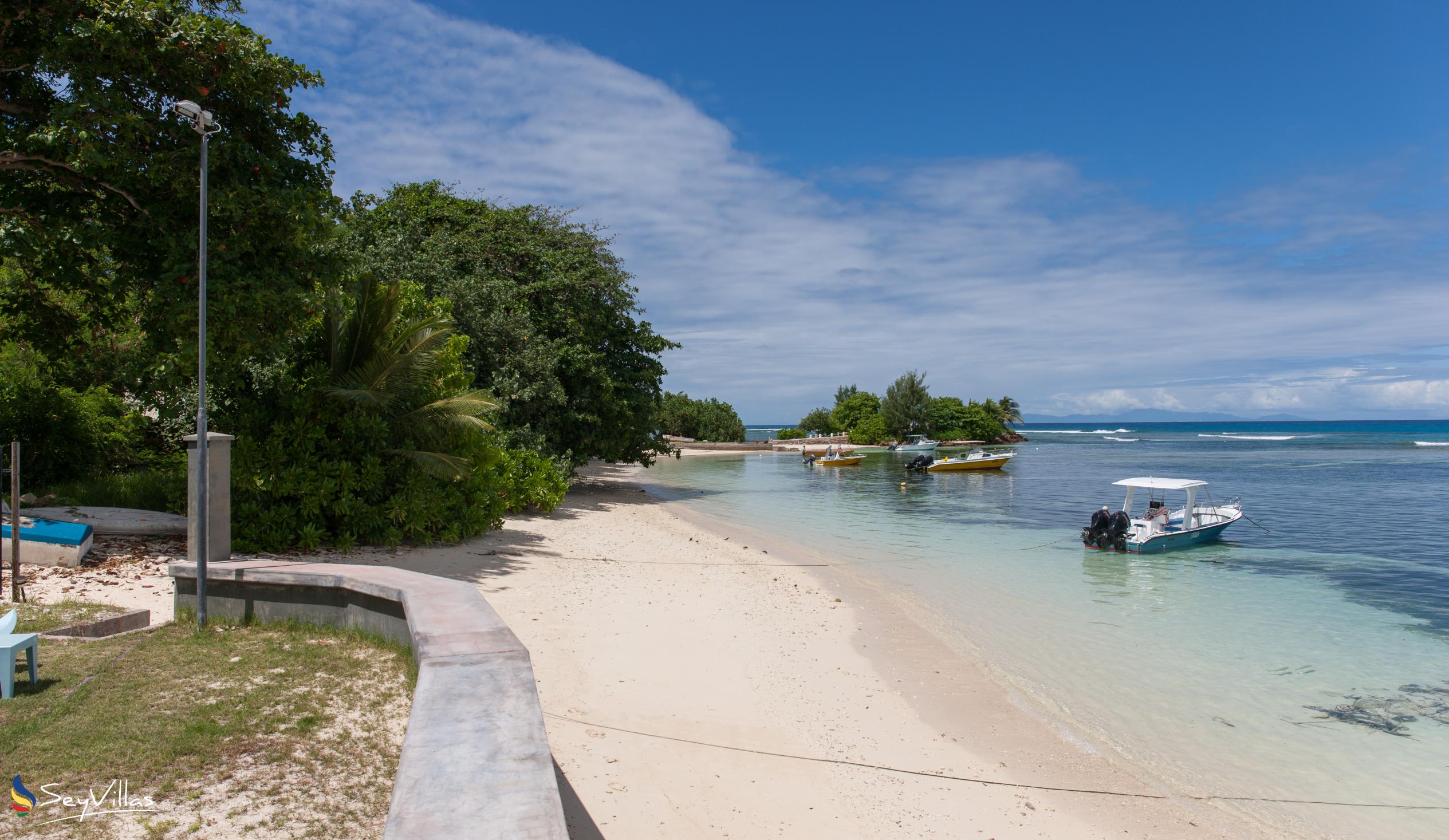 Photo 31: Marie-France Beach Front Apartments - Outdoor area - La Digue (Seychelles)