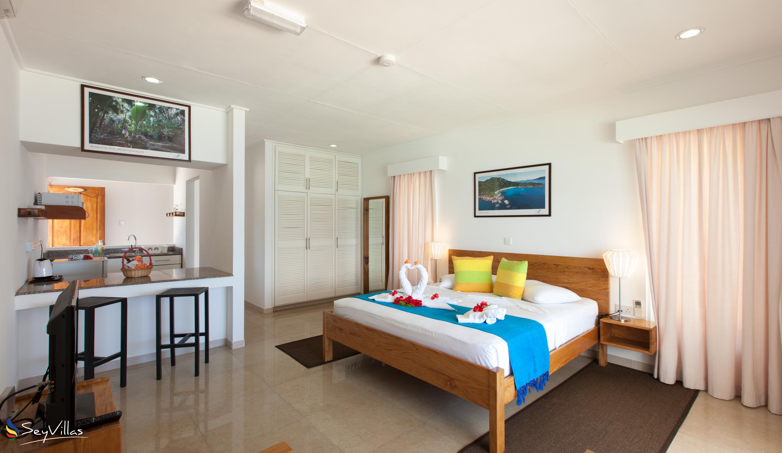 Foto 35: Marie-France Beach Front Apartments - Camera Standard - La Digue (Seychelles)