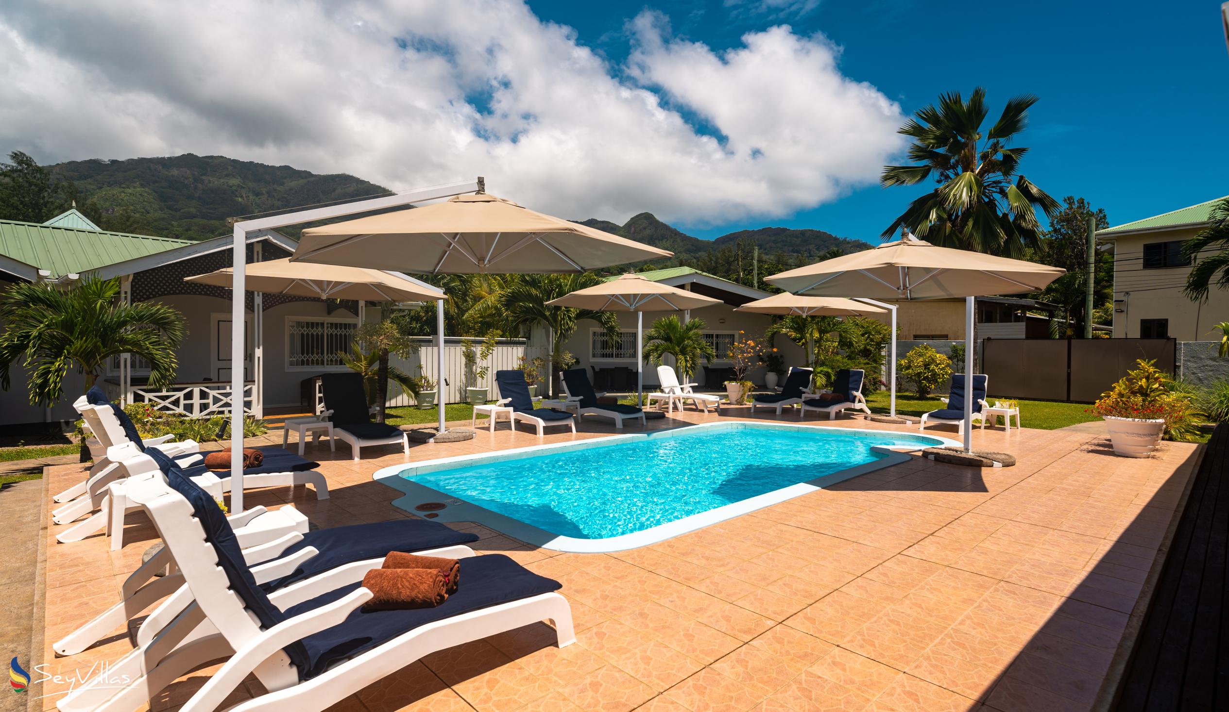 Photo 12: Hotel La Roussette - Outdoor area - Mahé (Seychelles)
