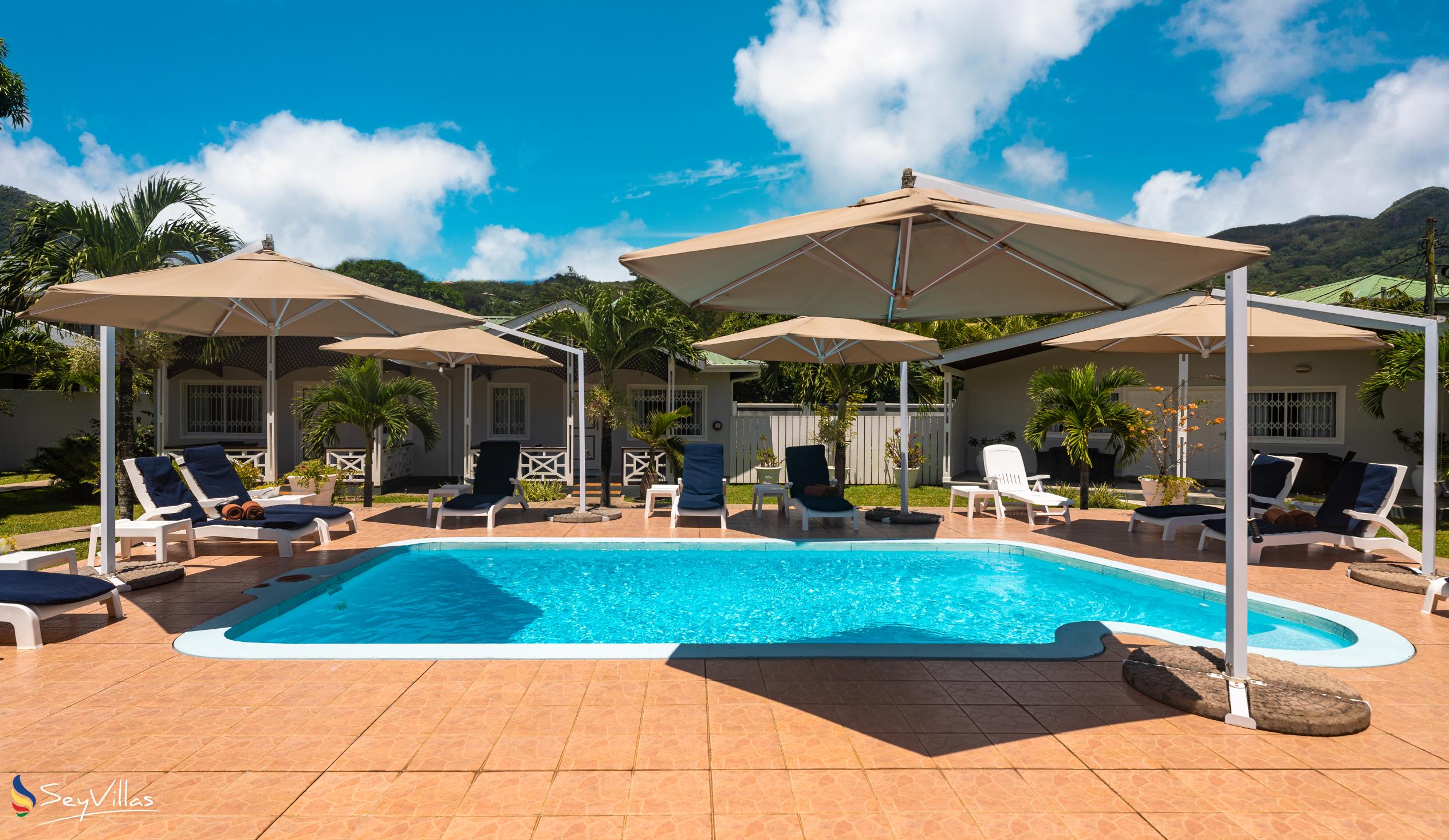 Photo 13: Hotel La Roussette - Outdoor area - Mahé (Seychelles)