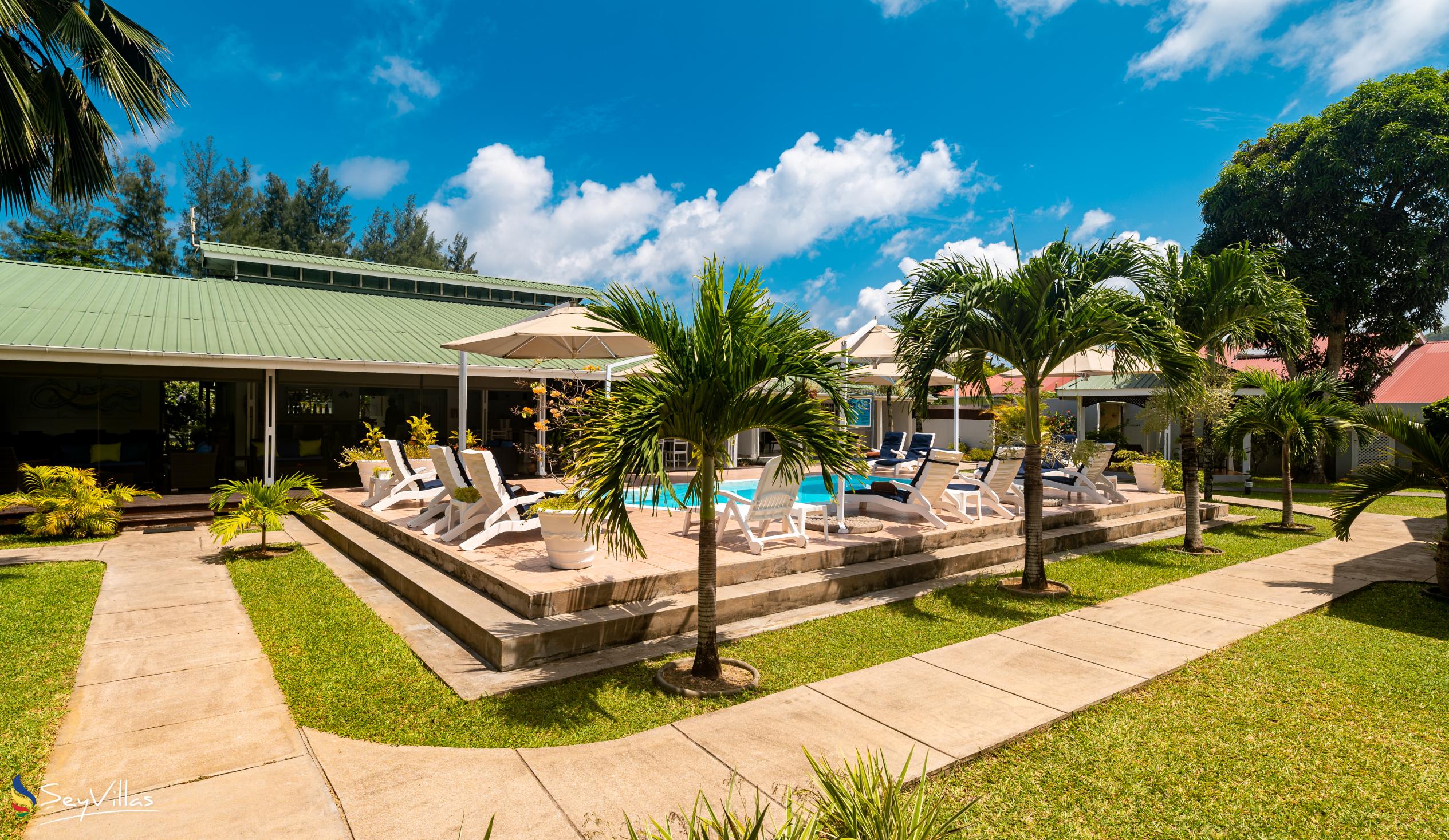 Foto 19: Hotel La Roussette - Aussenbereich - Mahé (Seychellen)