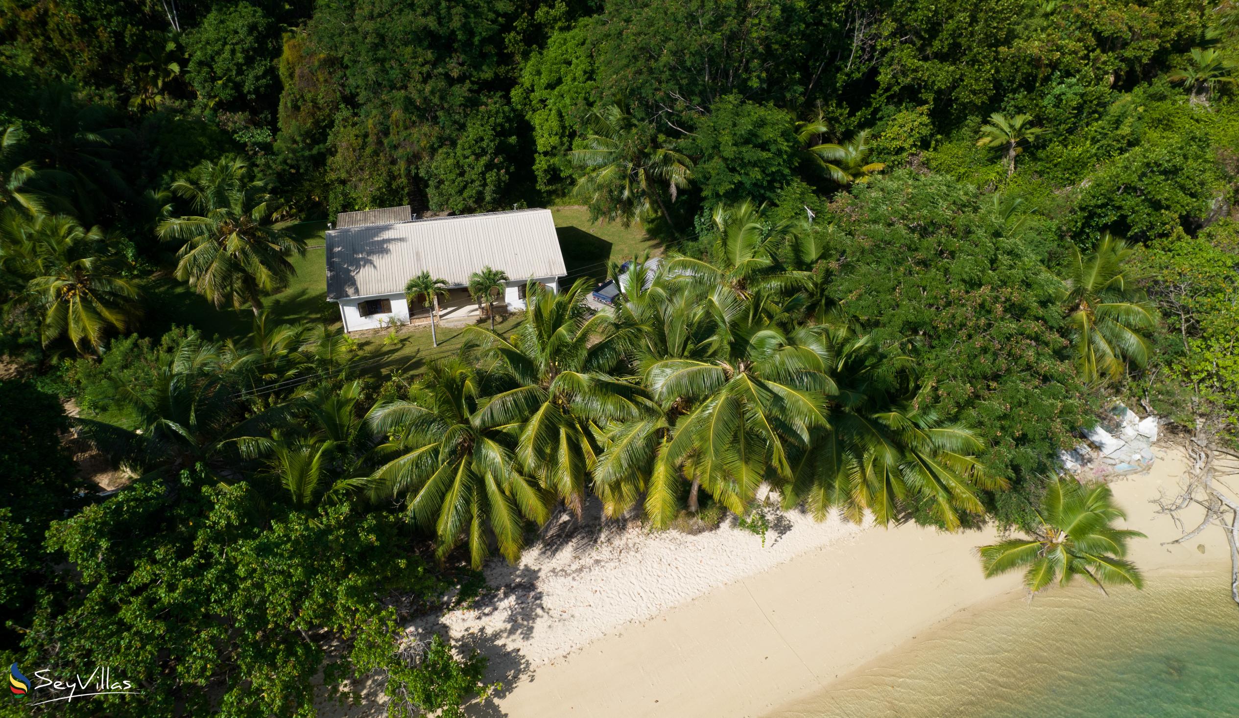 Foto 2: Villa Zananas - Aussenbereich - Praslin (Seychellen)