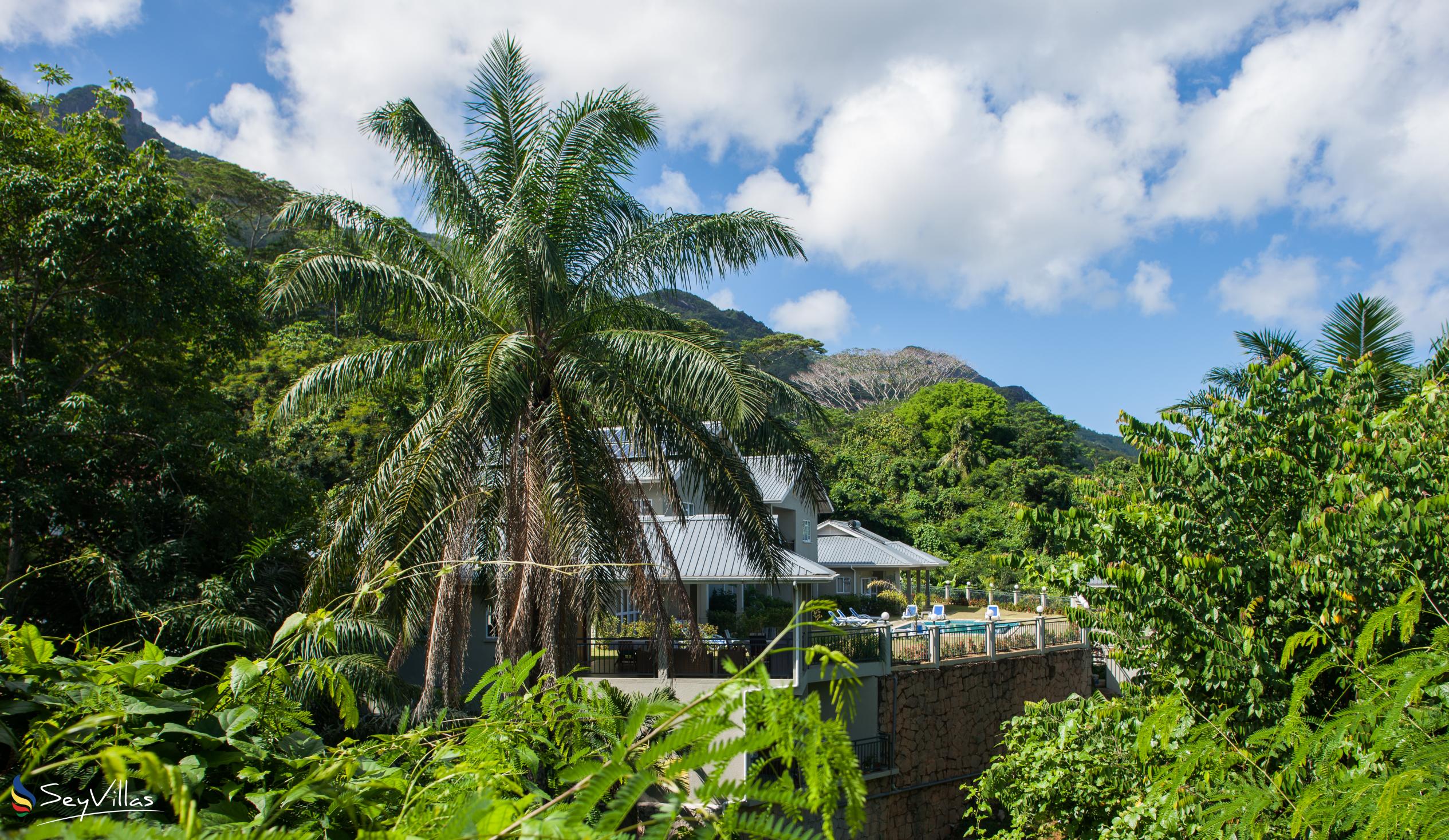 Photo 15: Bambous River Lodge - Outdoor area - Mahé (Seychelles)