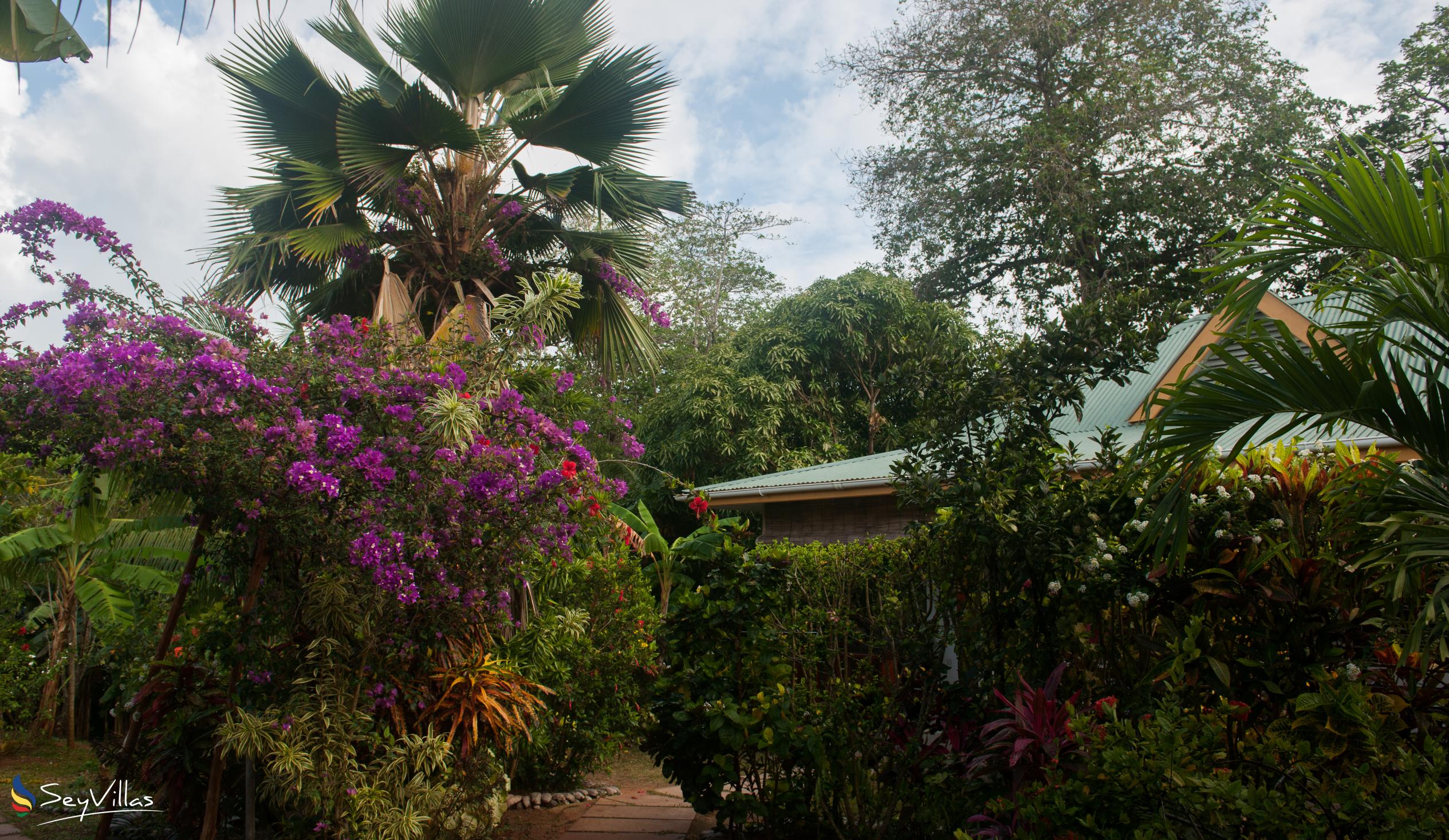 Foto 30: Cocotier Du Rocher Self Catering Apartments - Aussenbereich - La Digue (Seychellen)