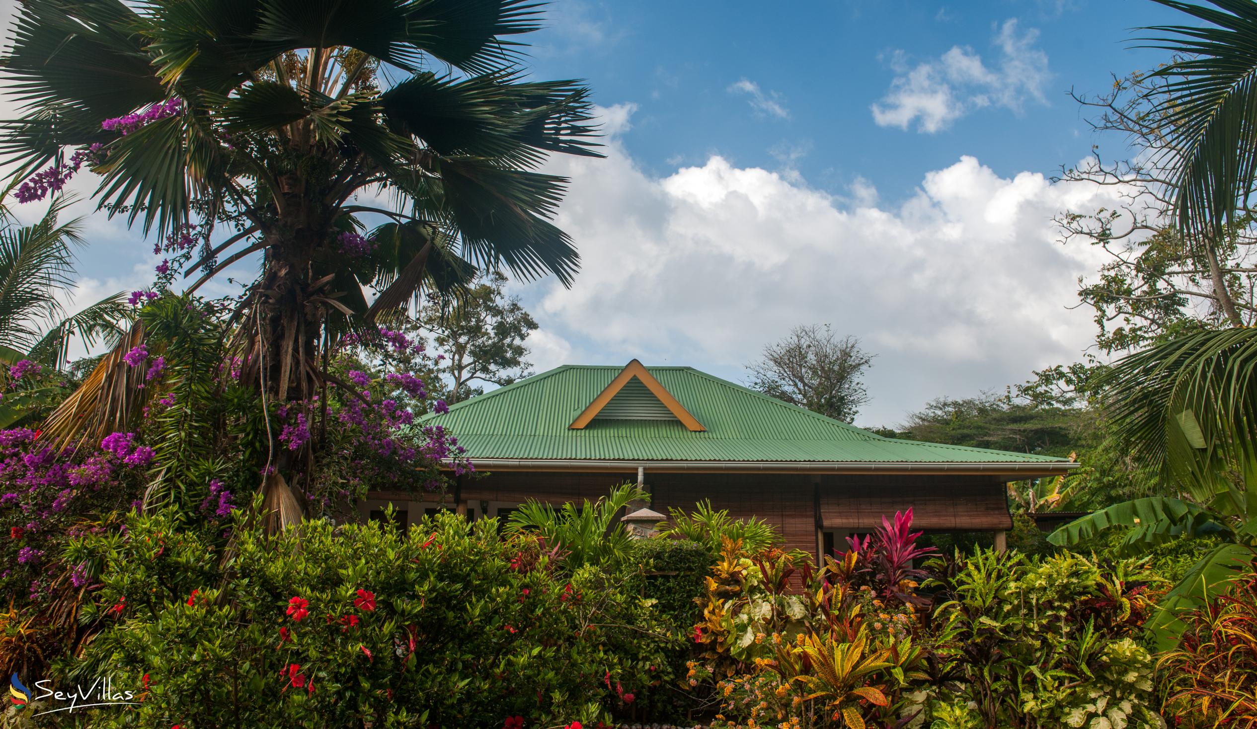 Photo 31: Cocotier Du Rocher Self Catering Apartments - Outdoor area - La Digue (Seychelles)