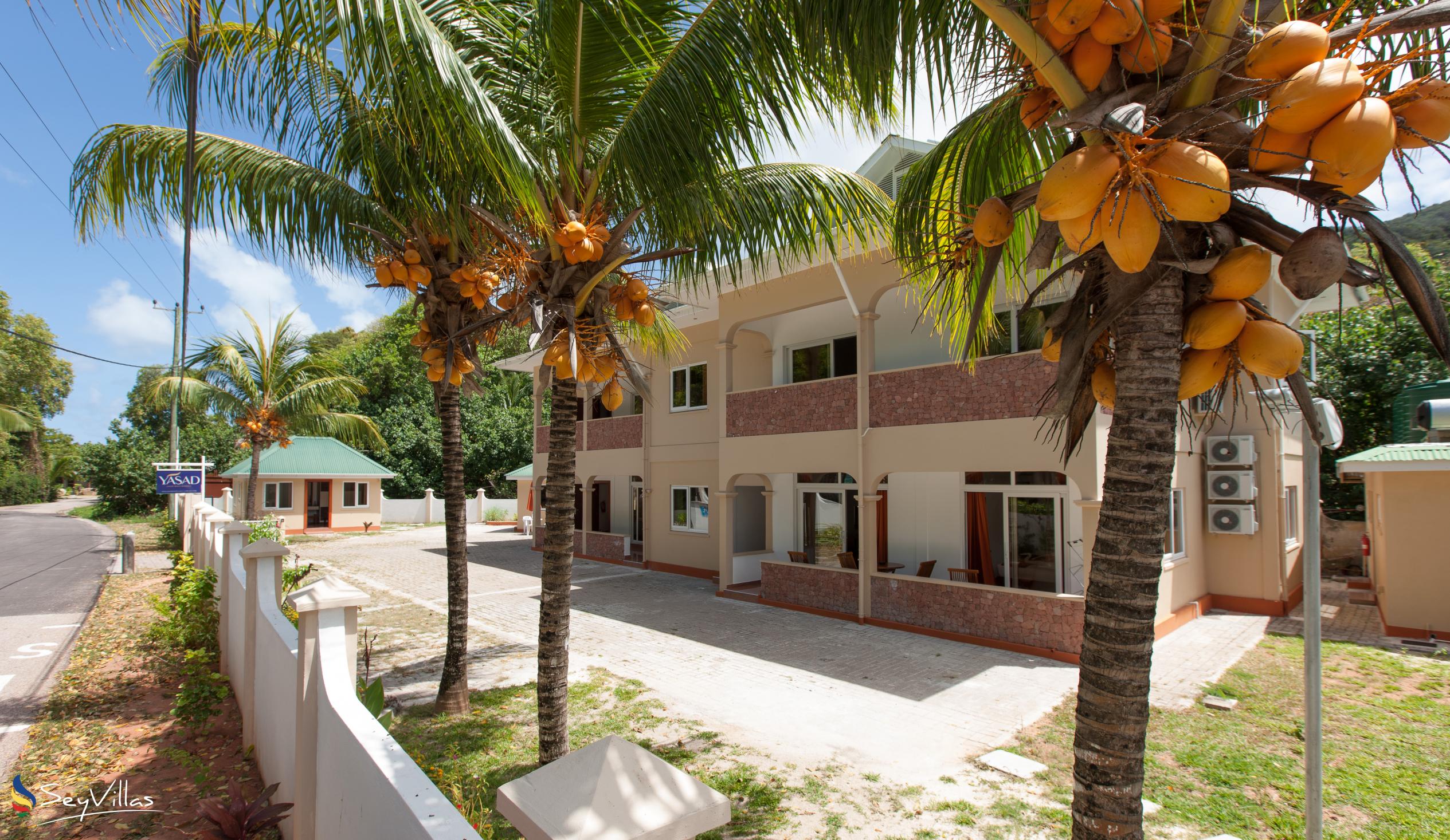 Foto 2: YASAD Luxury Beach Residence - Aussenbereich - Praslin (Seychellen)