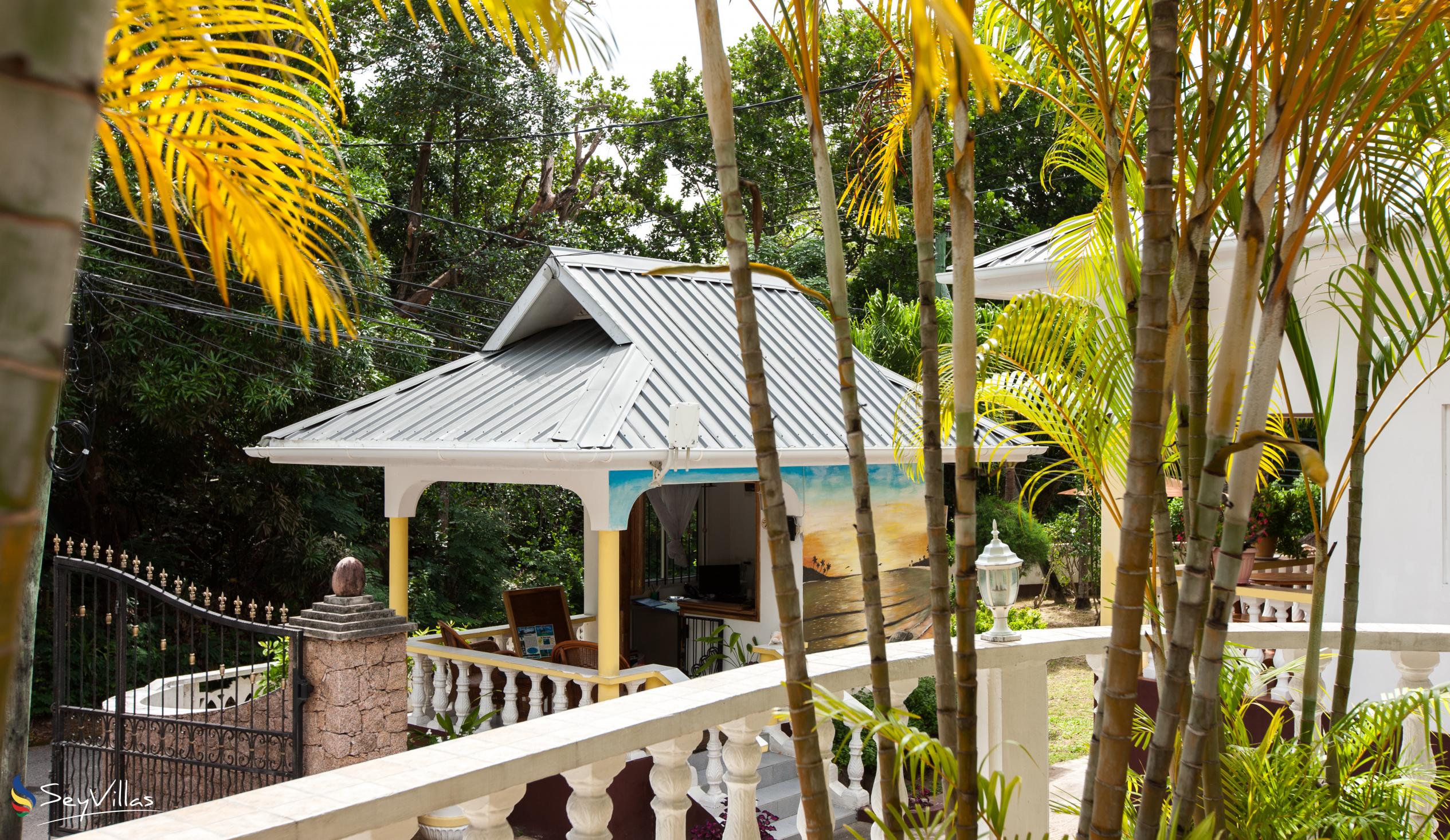 Photo 6: Acquario Villa - Outdoor area - Praslin (Seychelles)