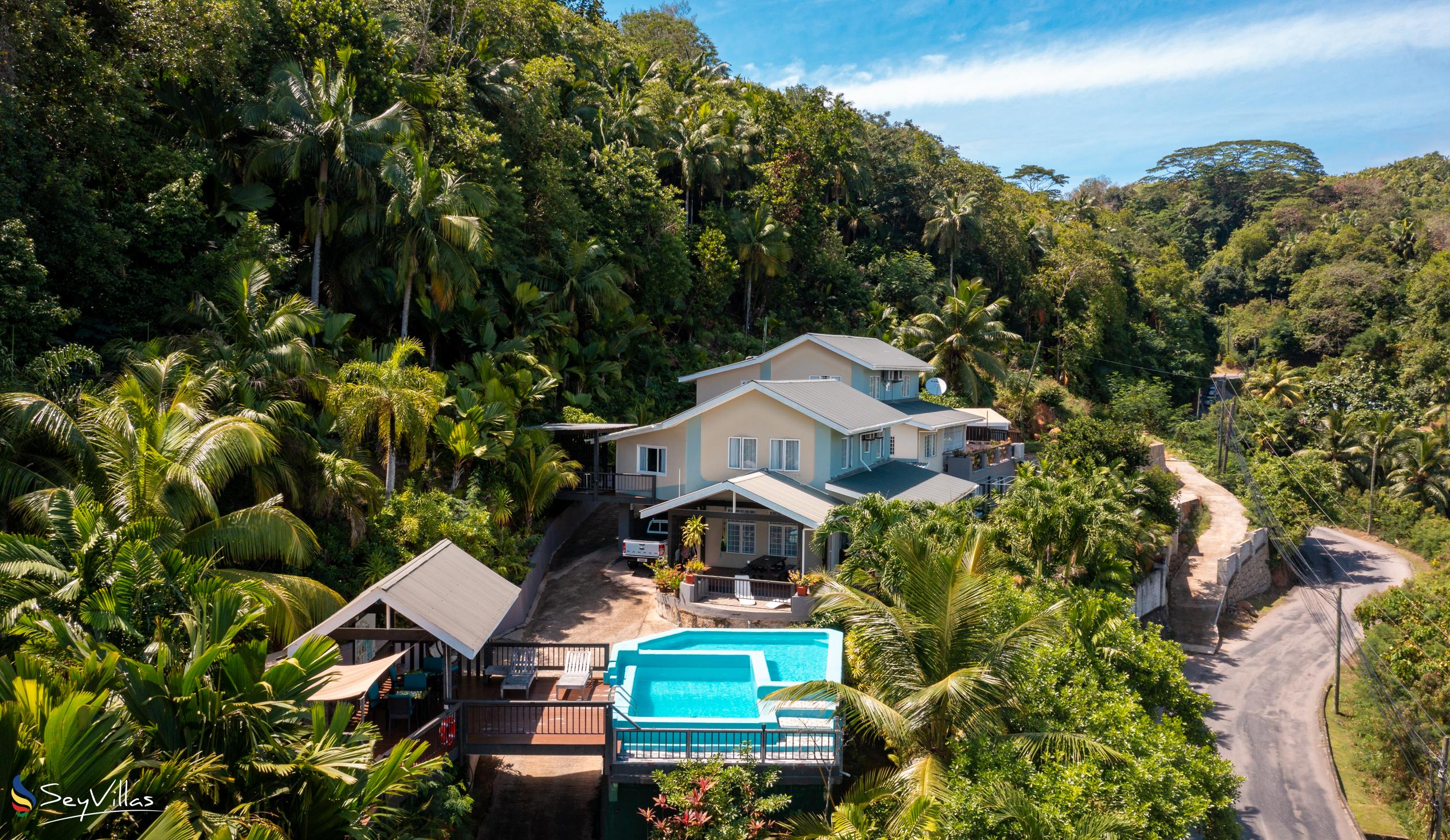 Photo 1: Stephna Residence - Outdoor area - Mahé (Seychelles)