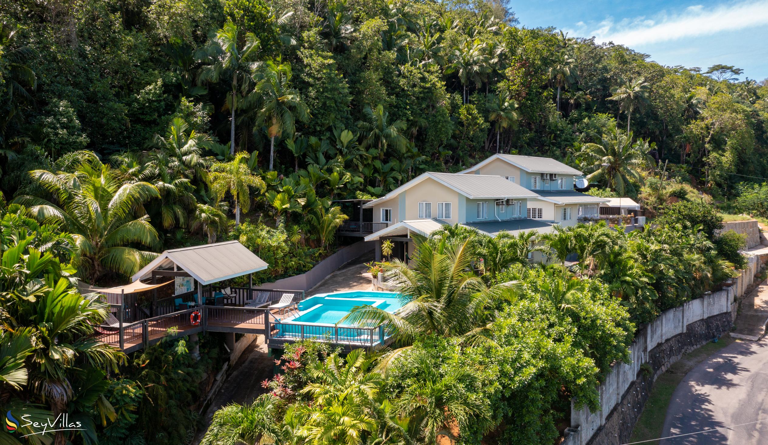 Foto 2: Stephna Residence - Aussenbereich - Mahé (Seychellen)