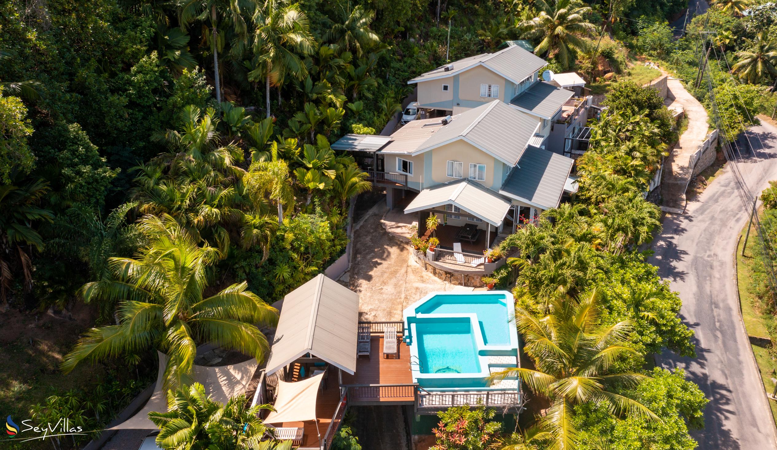 Photo 3: Stephna Residence - Outdoor area - Mahé (Seychelles)