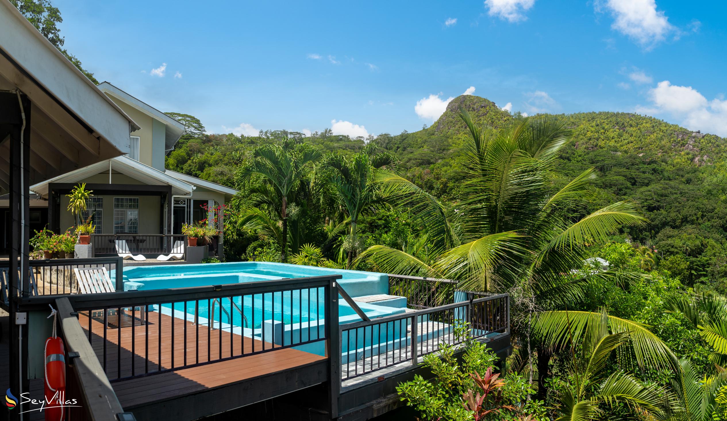 Photo 20: Stephna Residence - Outdoor area - Mahé (Seychelles)