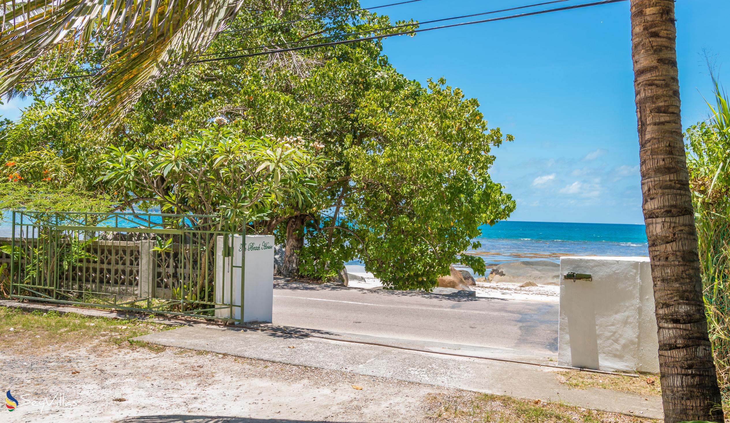 Photo 5: The Beach House - Outdoor area - Mahé (Seychelles)