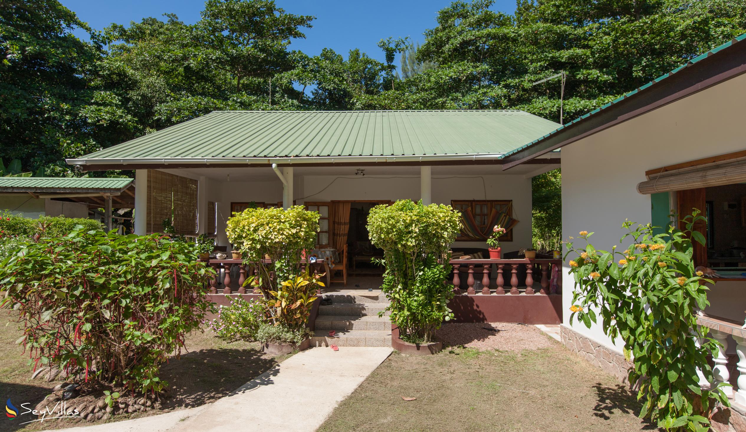 Photo 13: Tannette's Villa - Outdoor area - La Digue (Seychelles)
