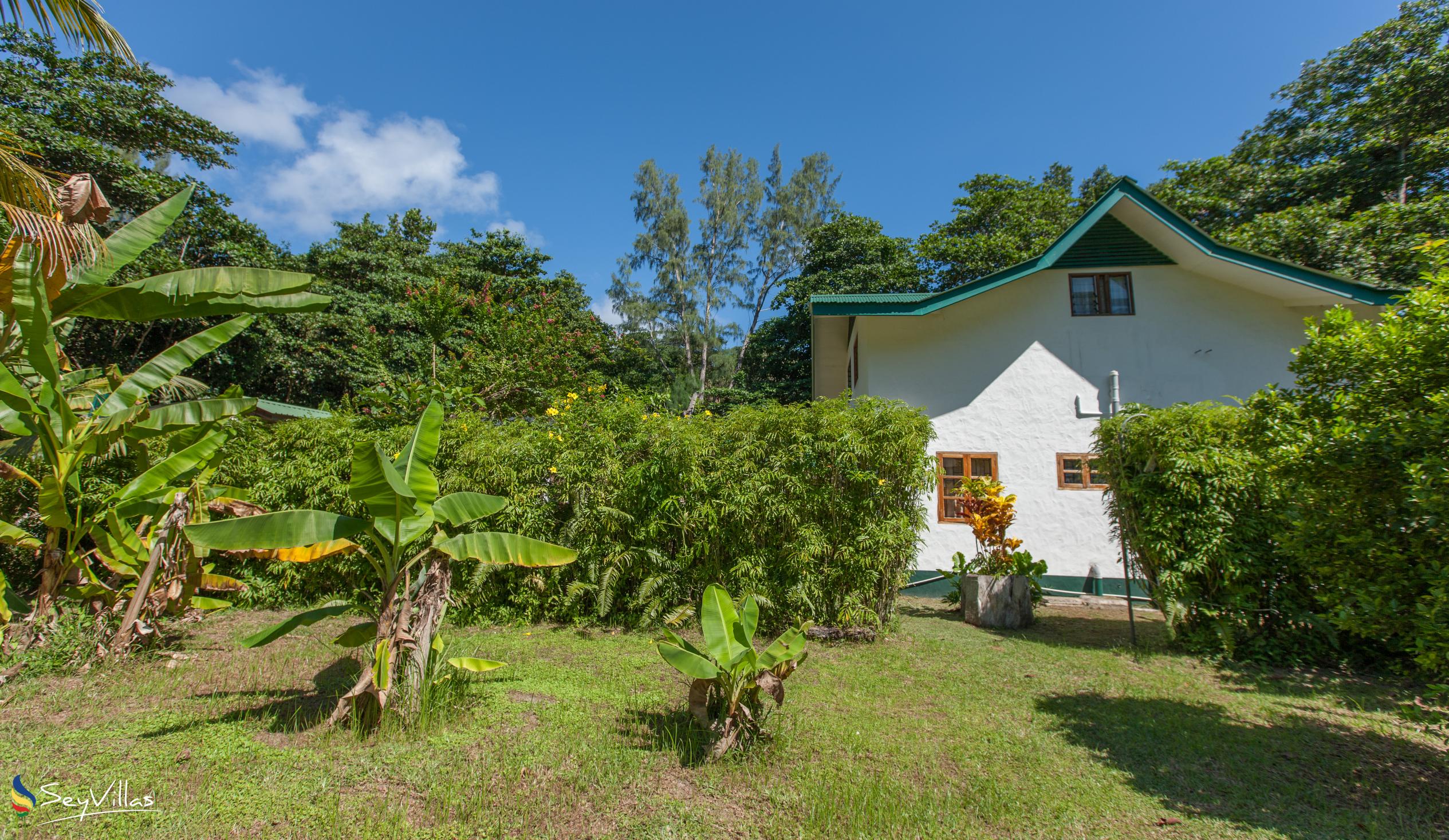 Photo 17: Tannette's Villa - Outdoor area - La Digue (Seychelles)