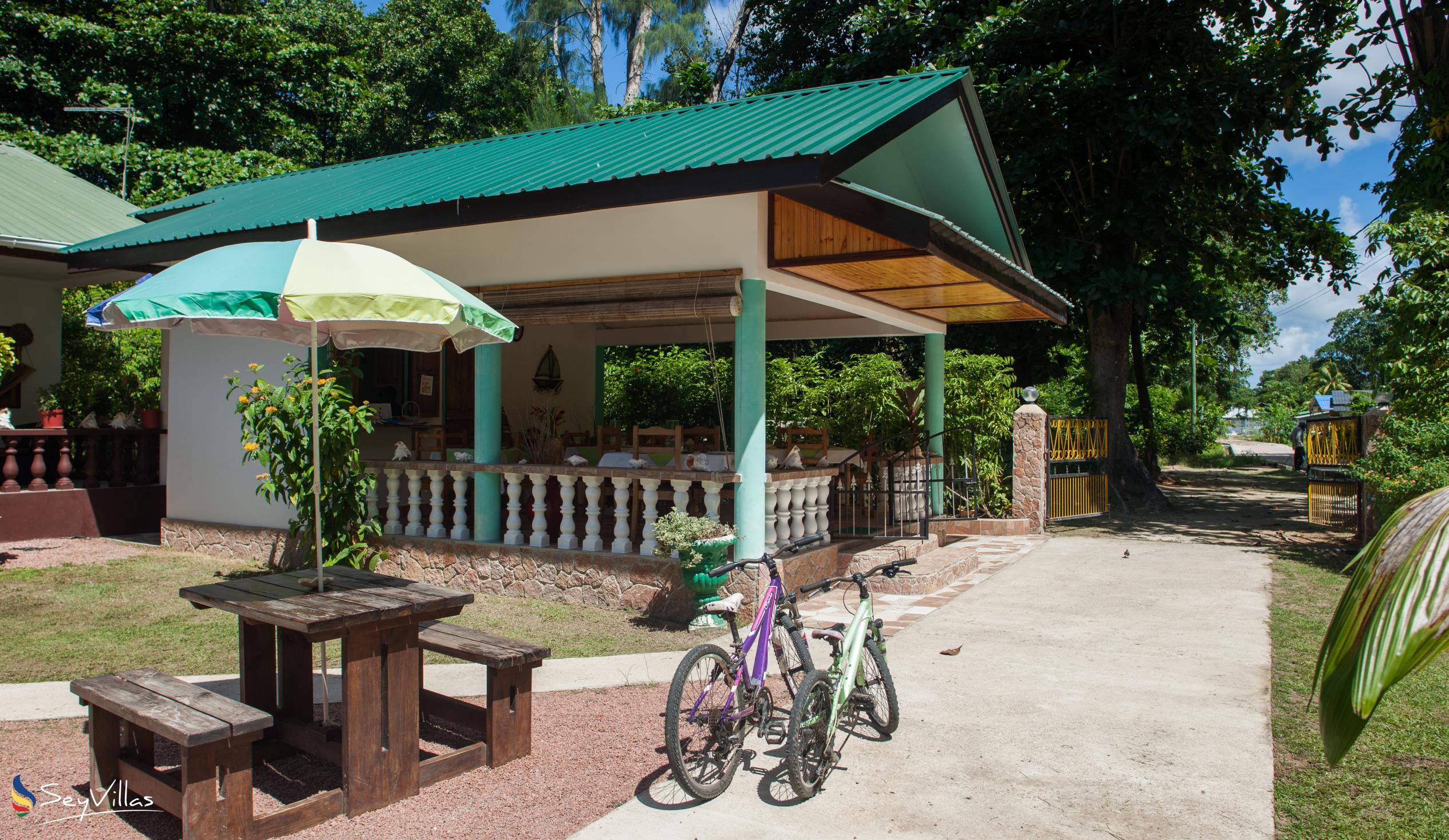 Photo 10: Tannette's Villa - Outdoor area - La Digue (Seychelles)