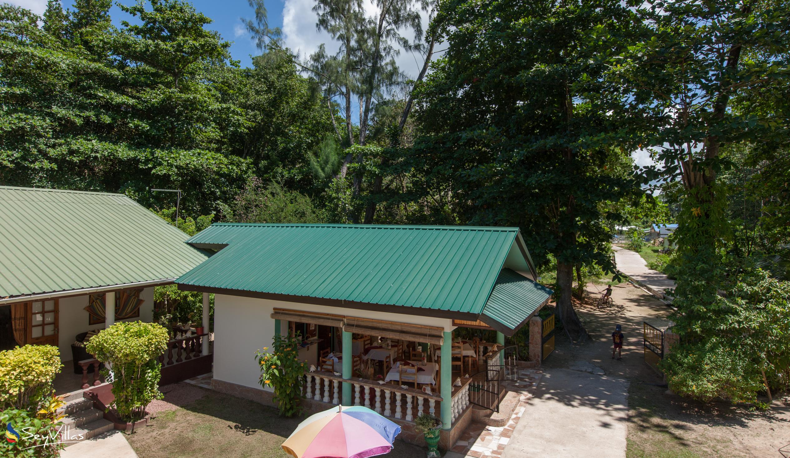 Photo 9: Tannette's Villa - Outdoor area - La Digue (Seychelles)