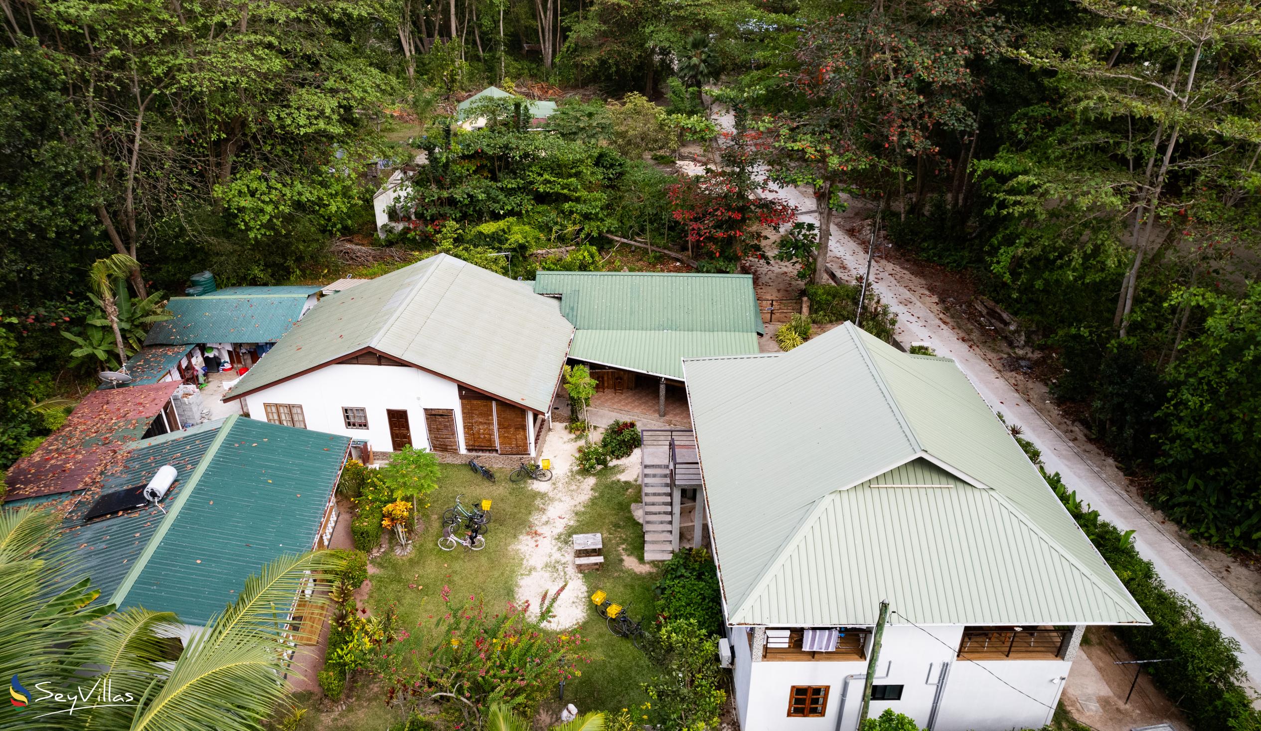 Photo 4: Tannette's Villa - Outdoor area - La Digue (Seychelles)