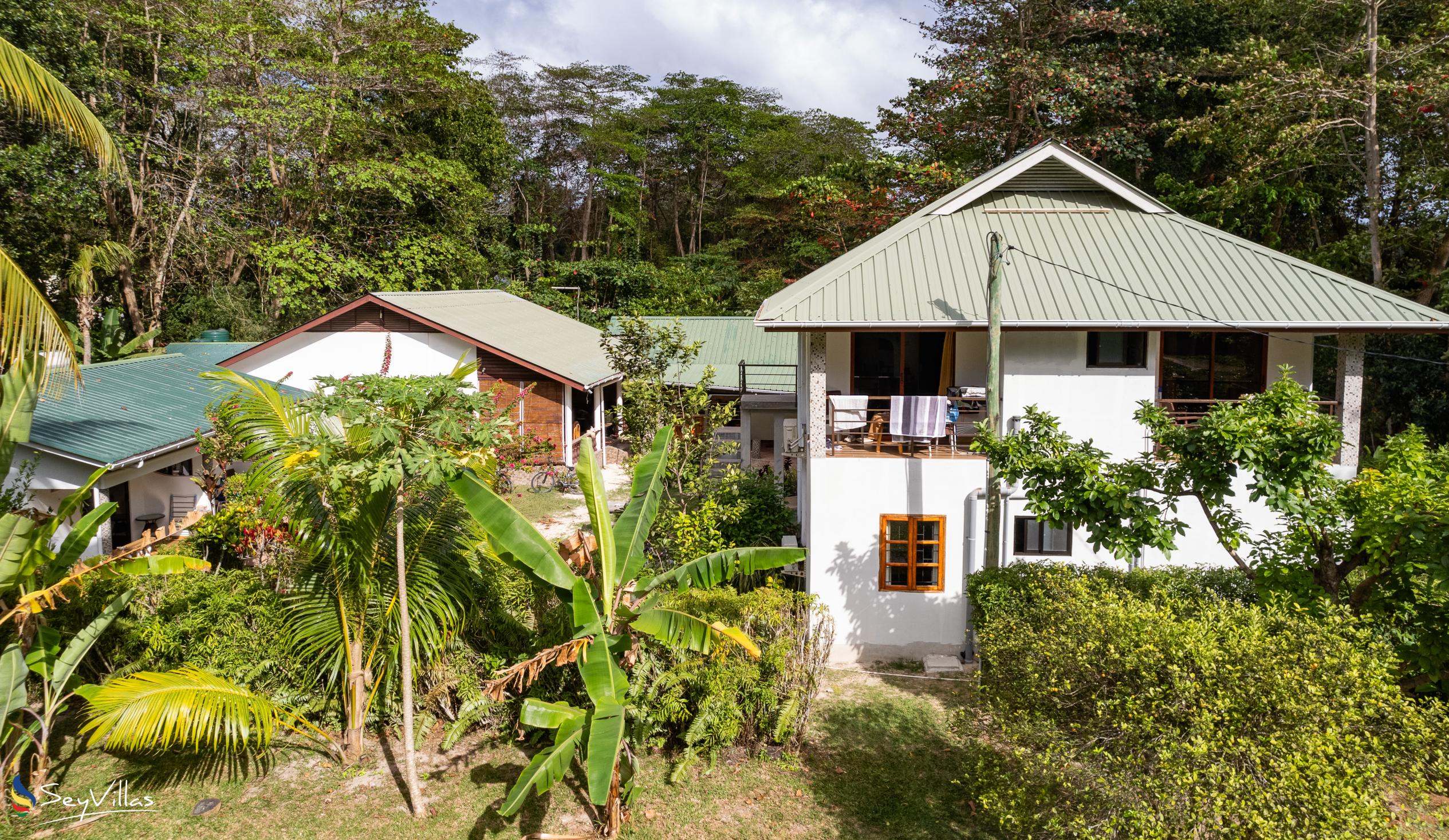 Photo 5: Tannette's Villa - Outdoor area - La Digue (Seychelles)
