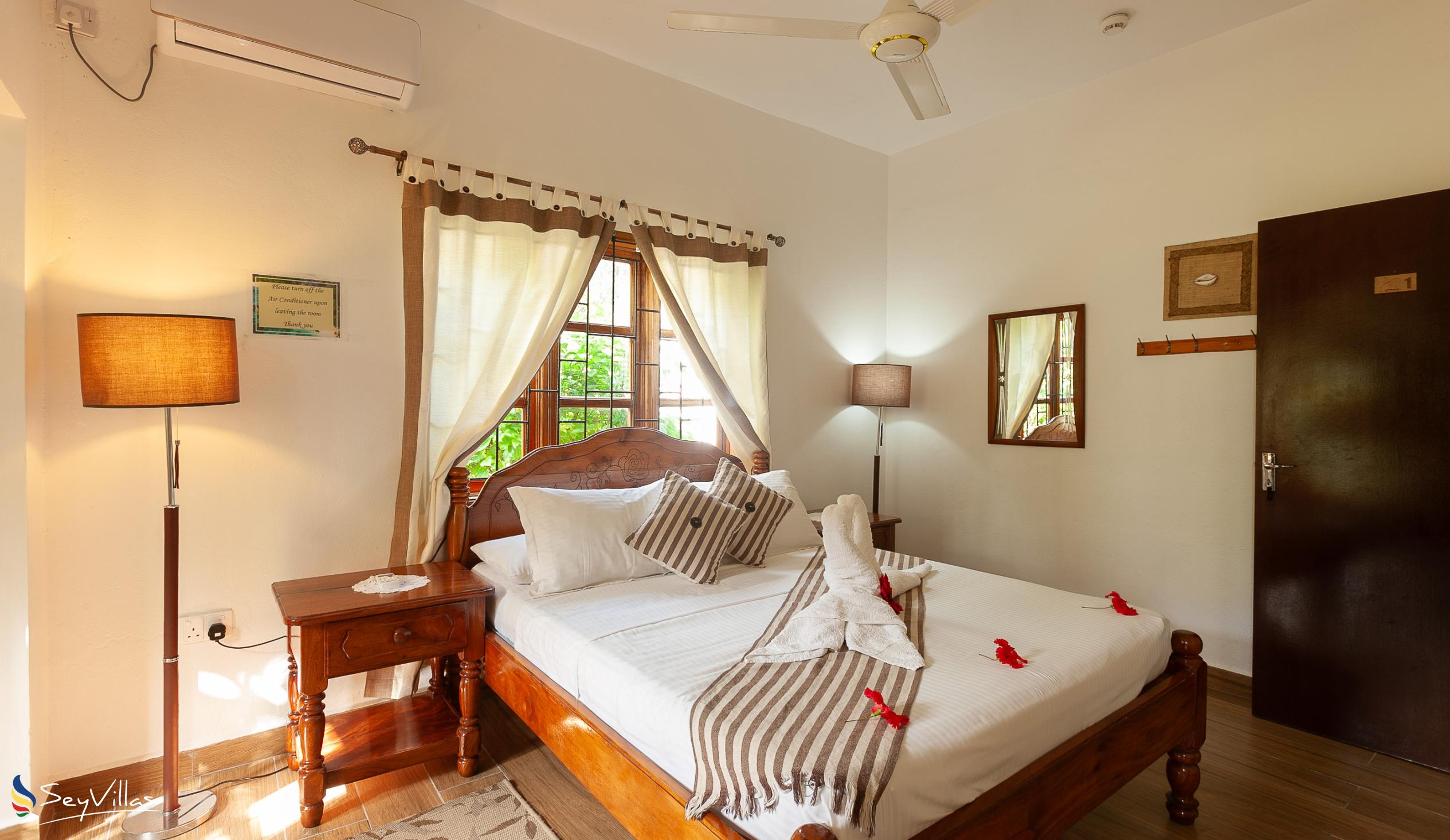 Photo 72: Tannette's Villa - Standard Double Room - La Digue (Seychelles)
