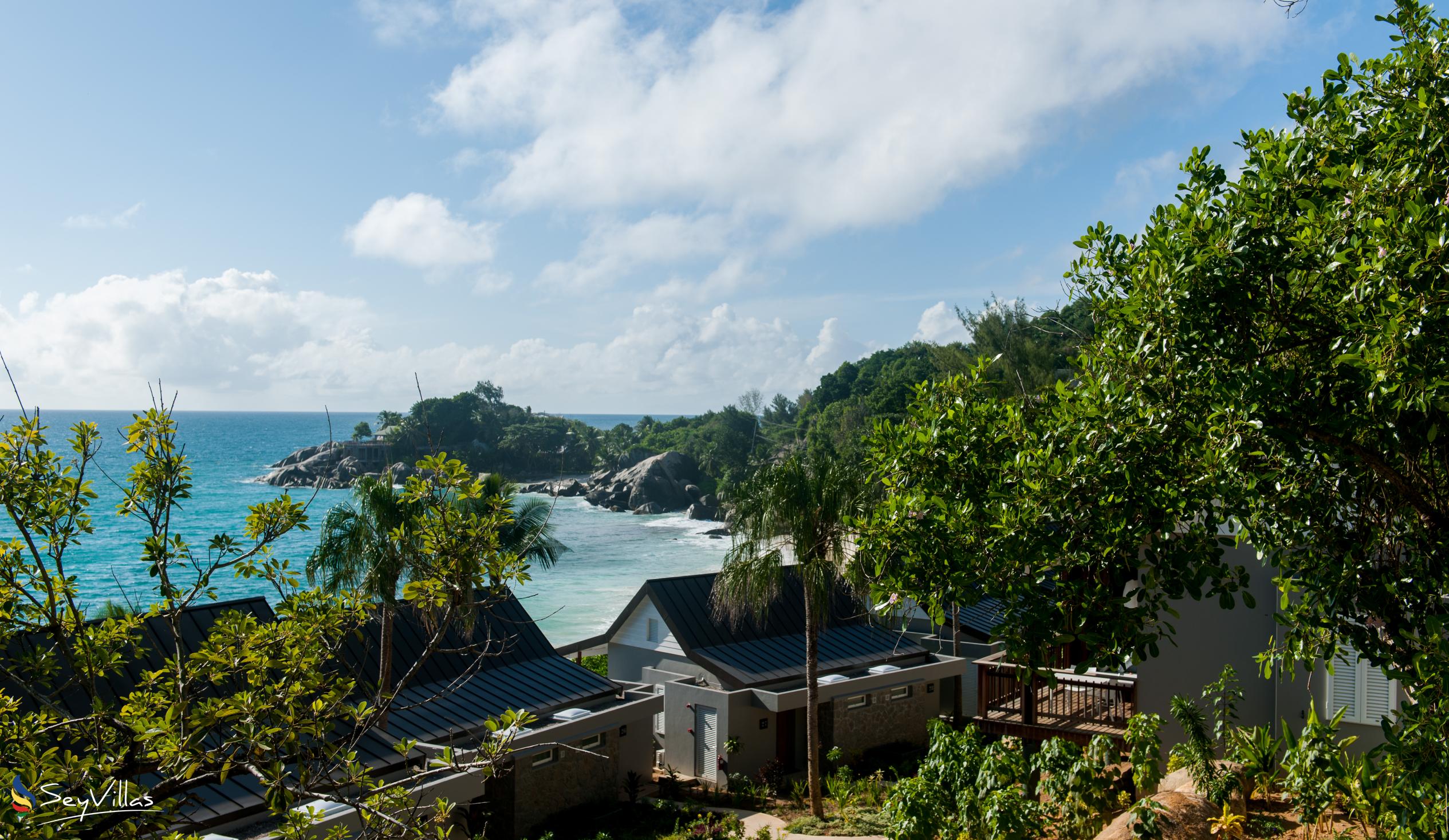 Photo 6: Carana Beach Hotel - Outdoor area - Mahé (Seychelles)