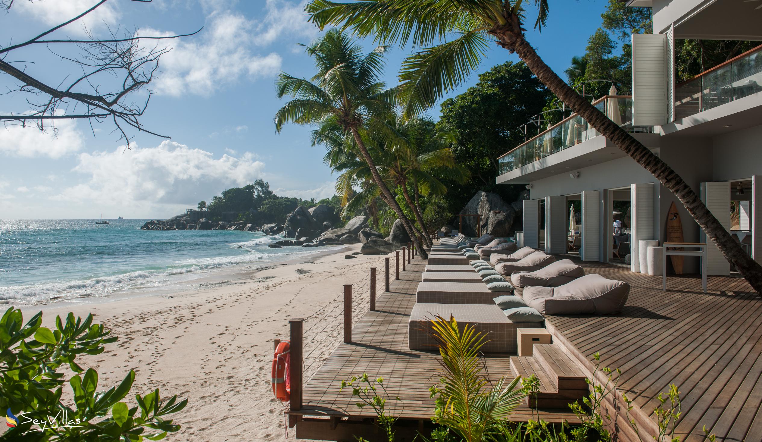 Foto 22: Carana Beach Hotel - Aussenbereich - Mahé (Seychellen)