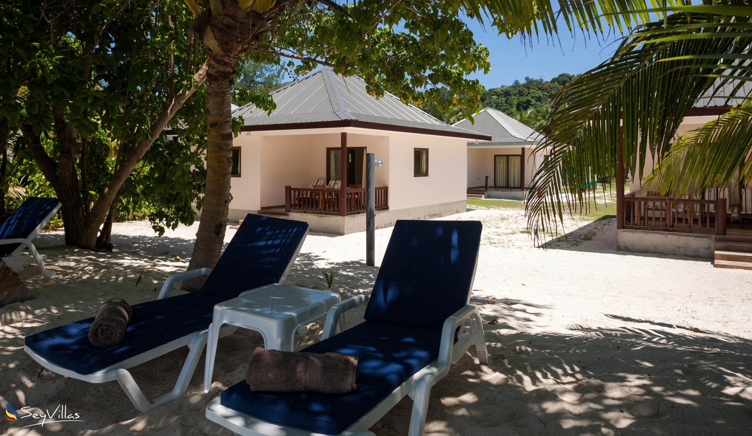Photo 12: Villa Belle Plage - Outdoor area - Praslin (Seychelles)