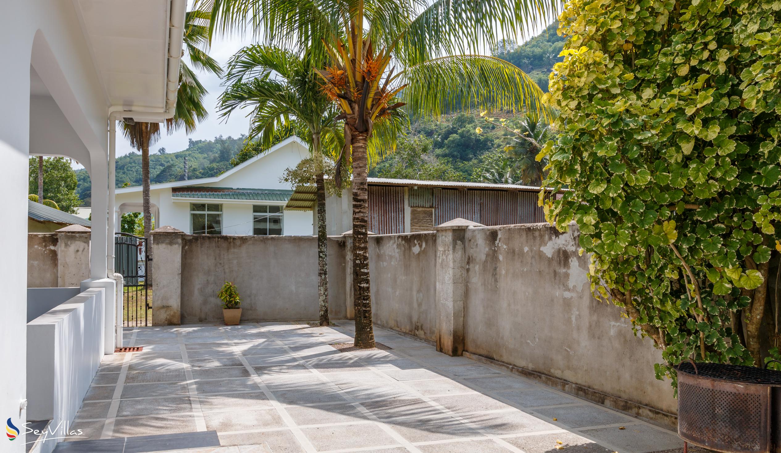 Foto 10: Coco Blanche (Maison Coco) - Aussenbereich - Mahé (Seychellen)