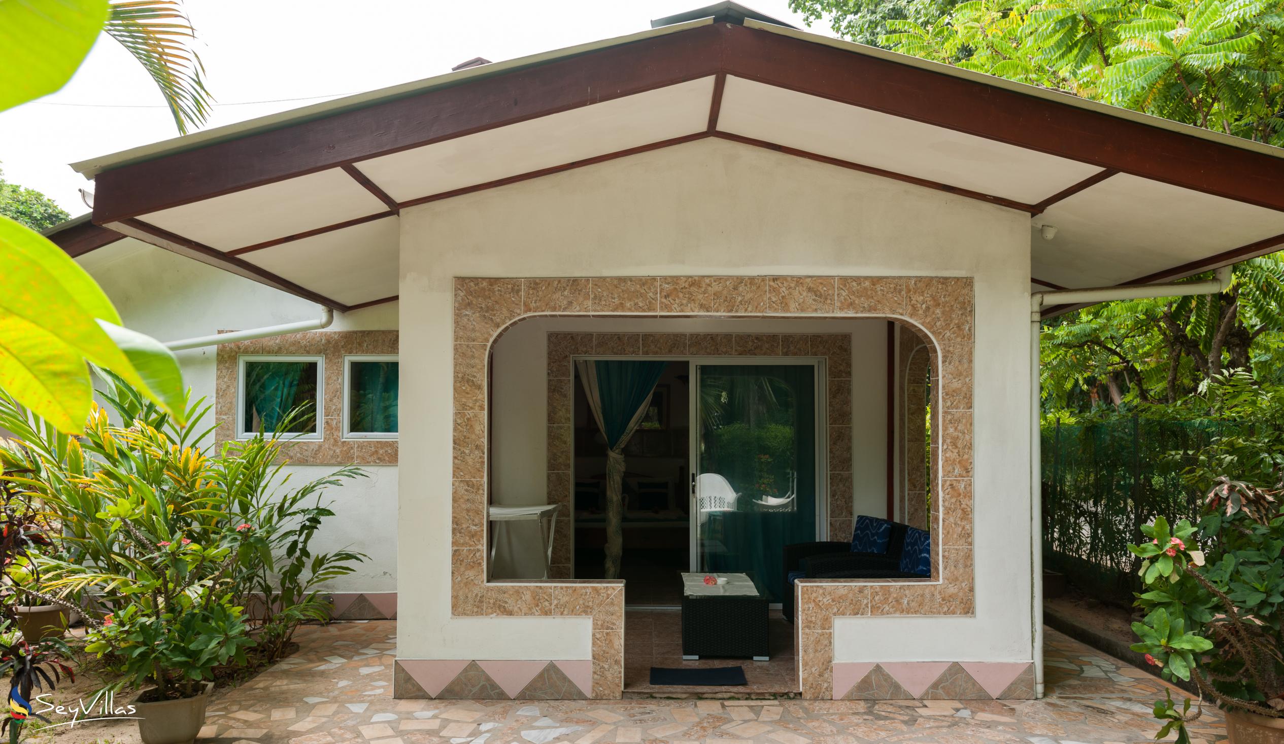 Foto 3: Rising Sun Guesthouse - Aussenbereich - La Digue (Seychellen)