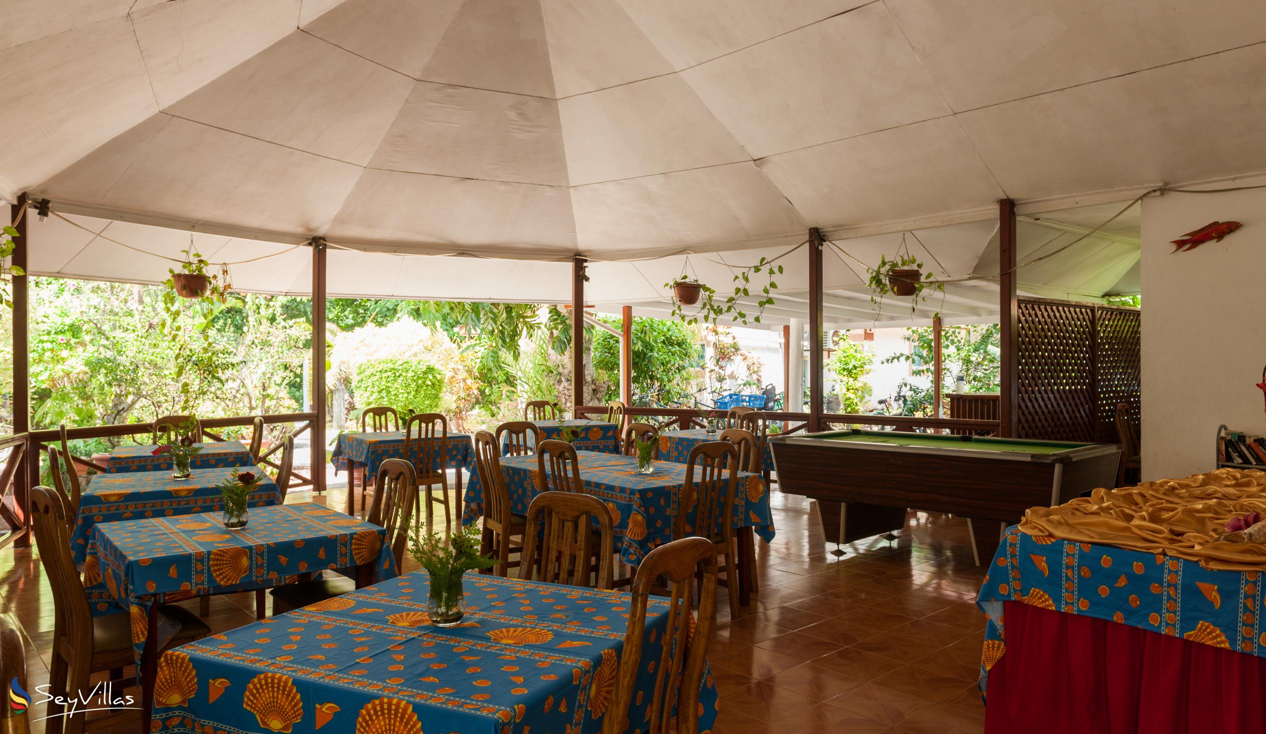 Foto 14: Rising Sun Guesthouse - Aussenbereich - La Digue (Seychellen)