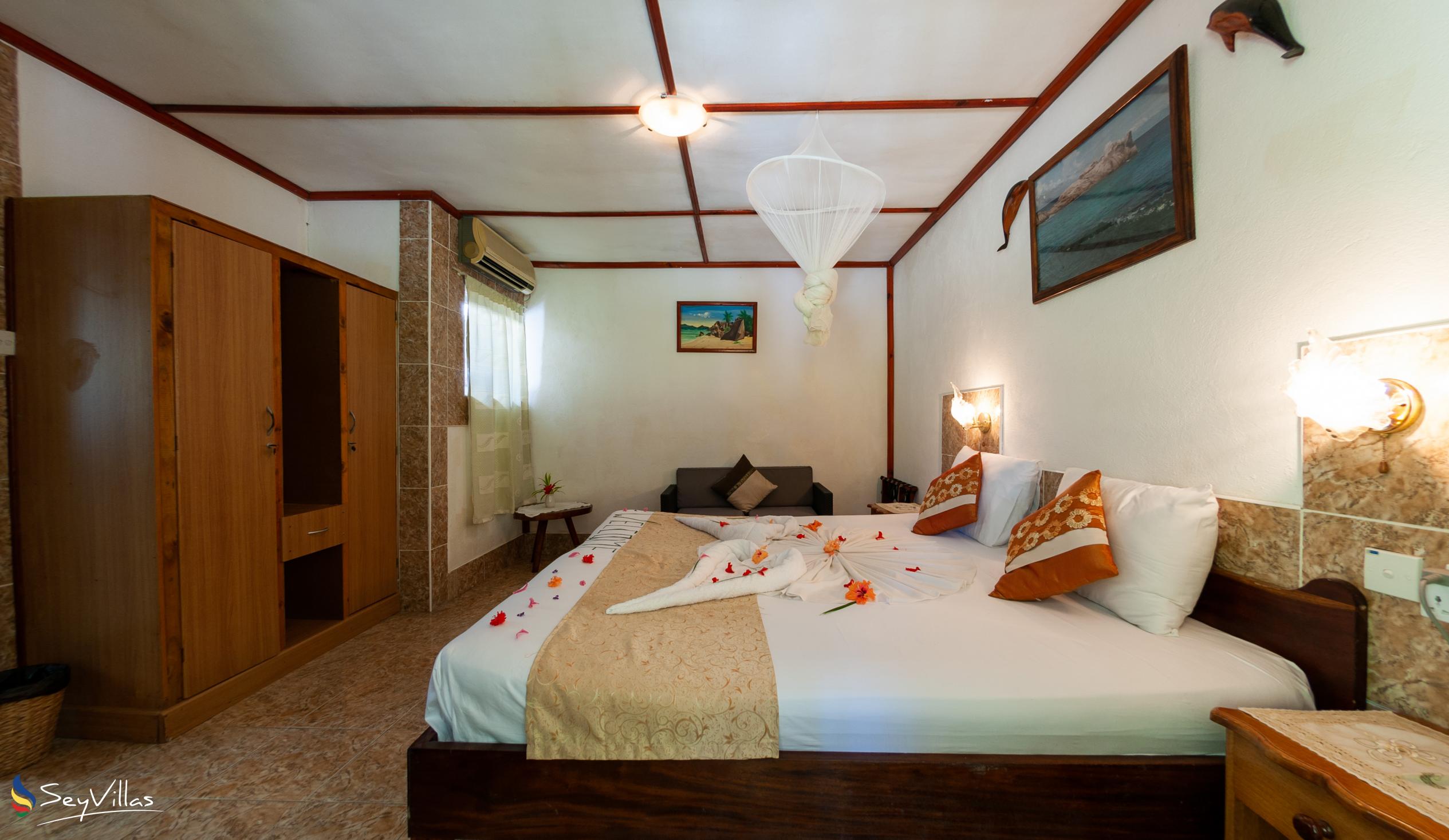 Foto 25: Rising Sun Guesthouse - Standard Zimmer - La Digue (Seychellen)