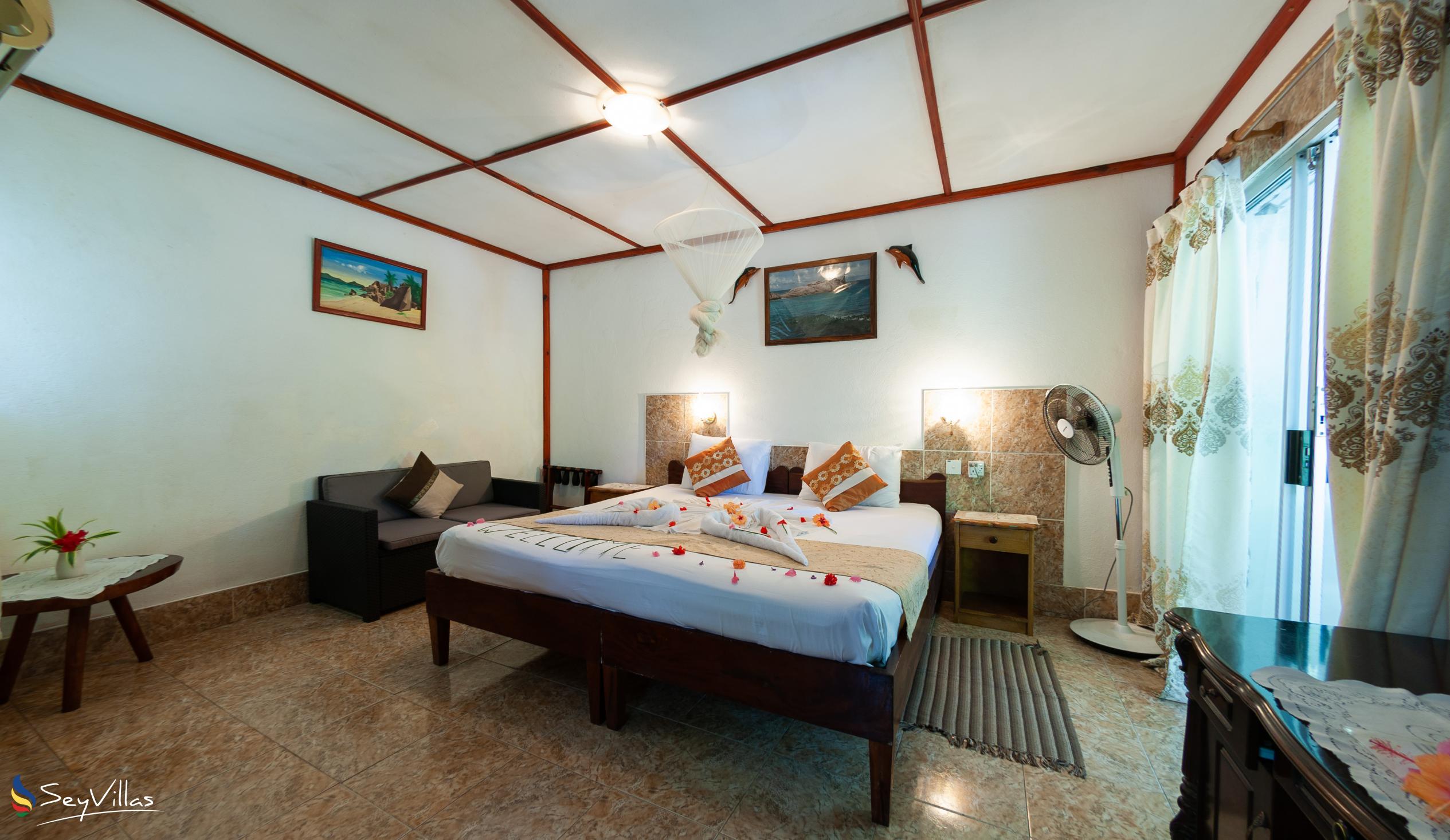 Foto 22: Rising Sun Guesthouse - Standard Zimmer - La Digue (Seychellen)