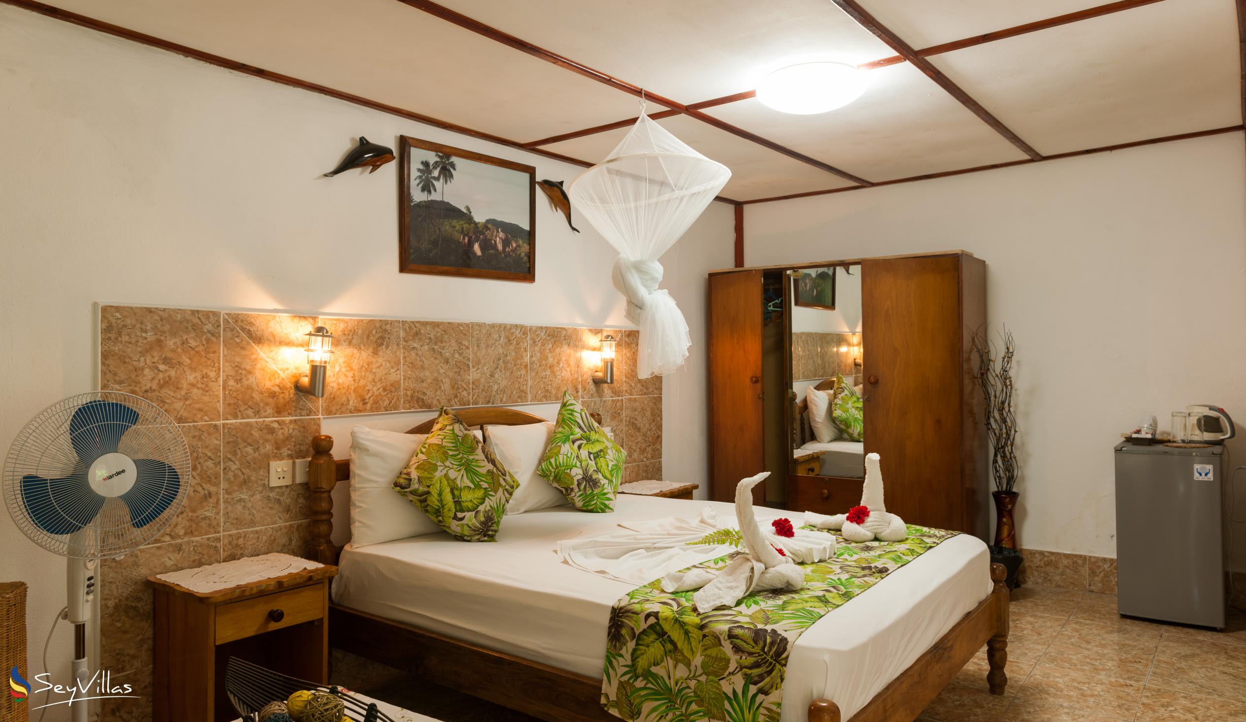Foto 35: Rising Sun Guesthouse - Standard Zimmer - La Digue (Seychellen)