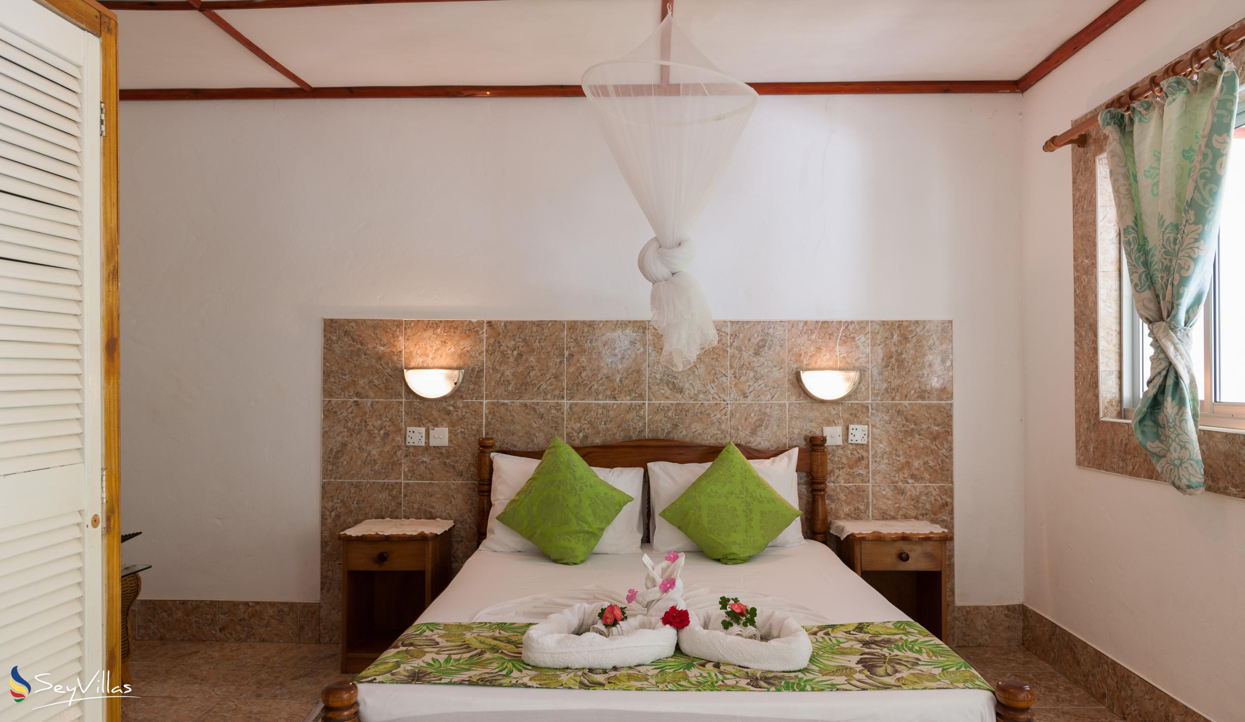 Foto 77: Rising Sun Guesthouse - Standard Zimmer - La Digue (Seychellen)