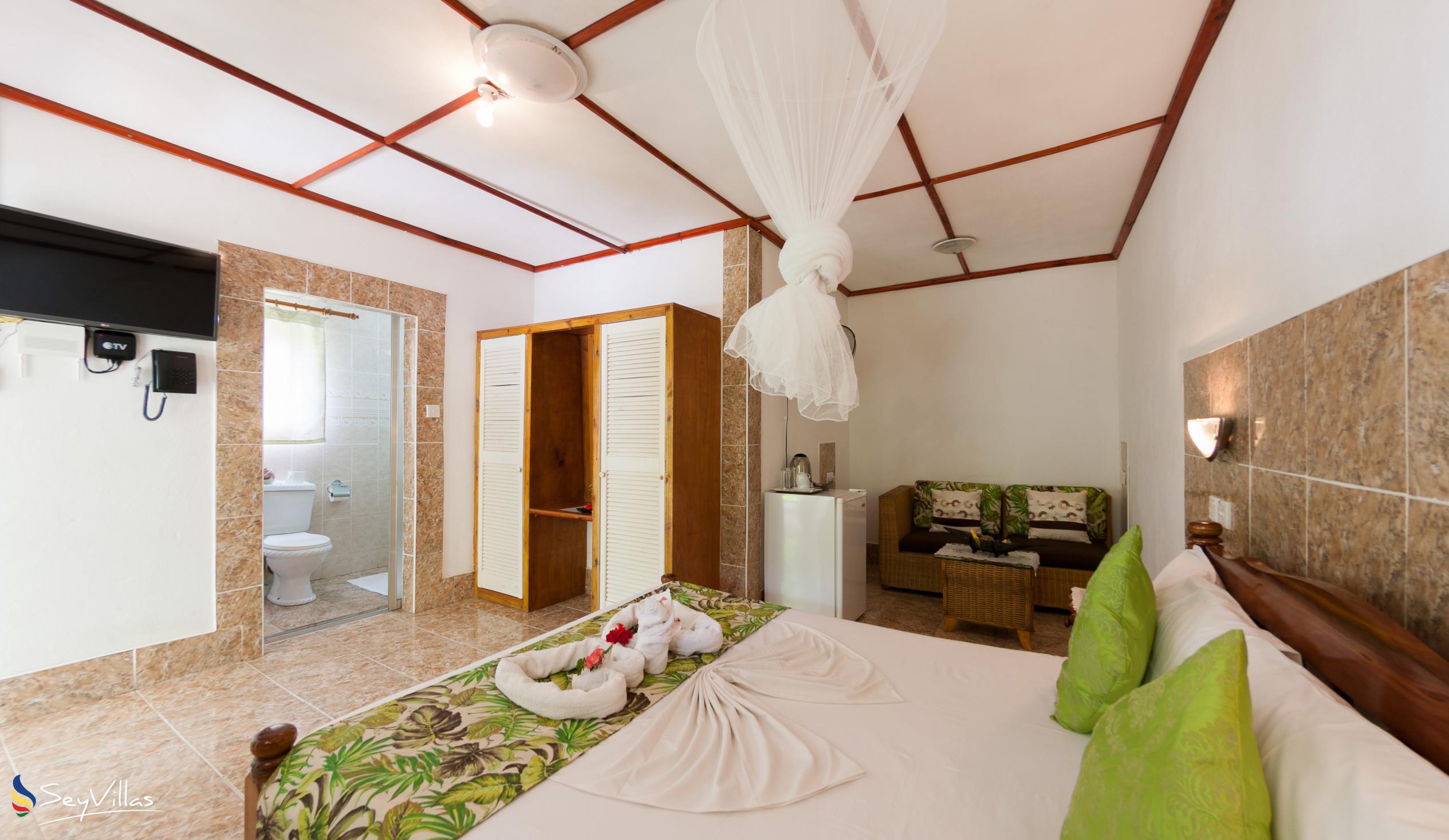Foto 72: Rising Sun Guesthouse - Standard Zimmer - La Digue (Seychellen)