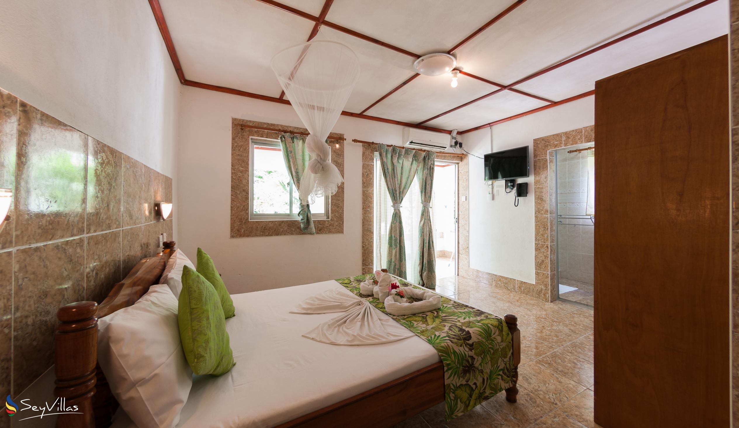 Foto 79: Rising Sun Guesthouse - Standard Zimmer - La Digue (Seychellen)