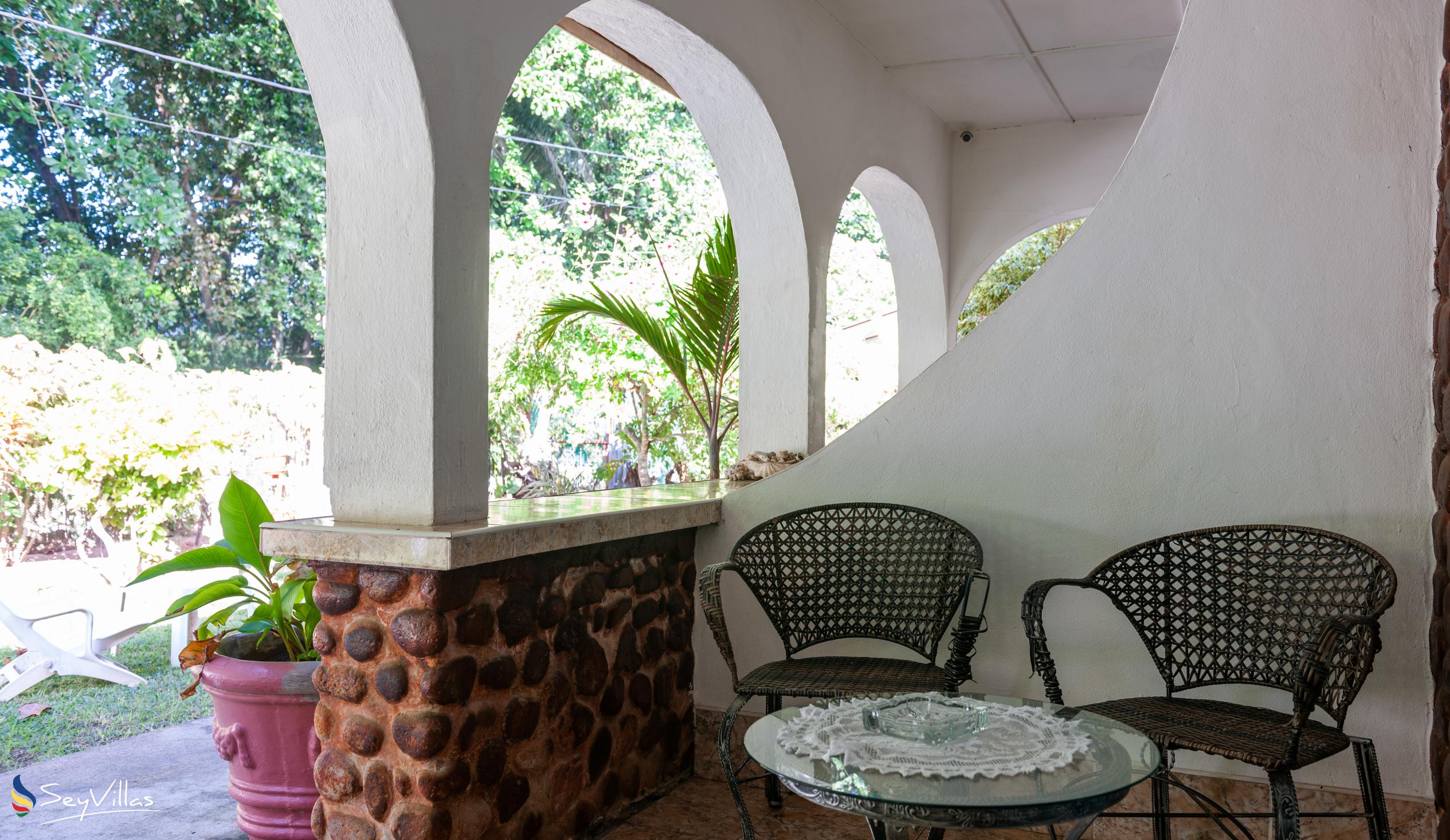 Foto 85: Rising Sun Guesthouse - Standard Dreibettzimmer - La Digue (Seychellen)