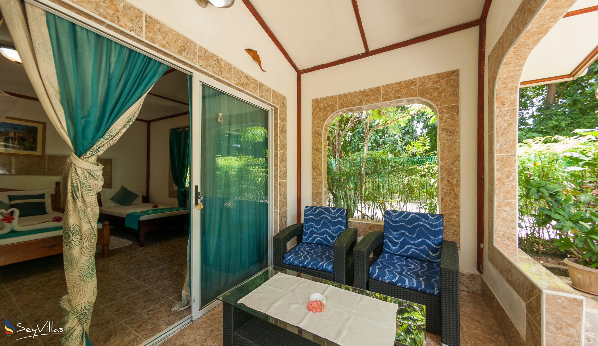 Foto 42: Rising Sun Guesthouse - Standard Dreibettzimmer - La Digue (Seychellen)