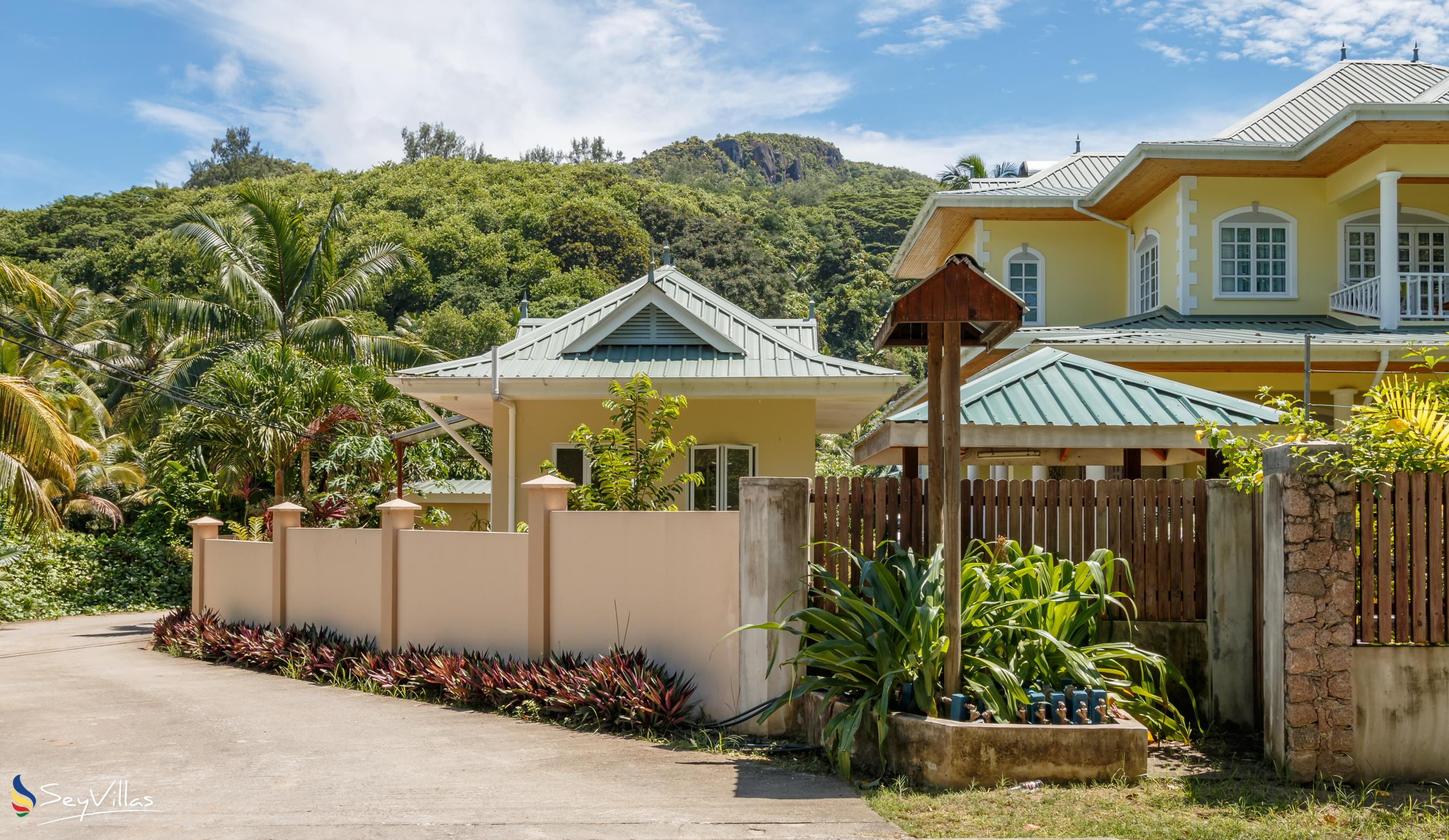 Foto 10: Captain's Villa - Aussenbereich - Mahé (Seychellen)