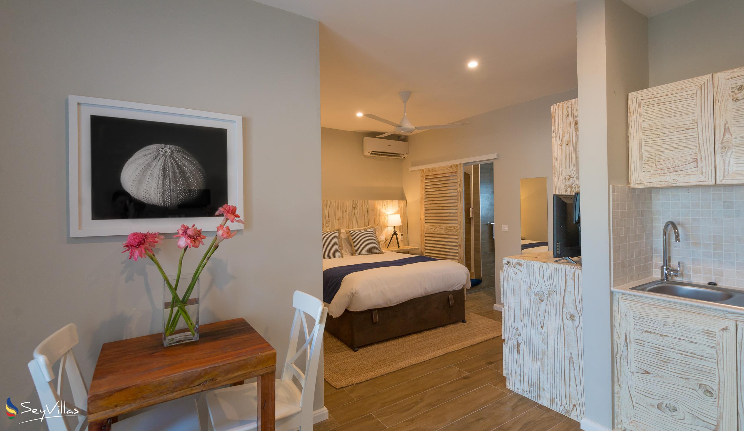 Gallery Detail: Le Nautique Luxury Beachfront Apartments Apartment