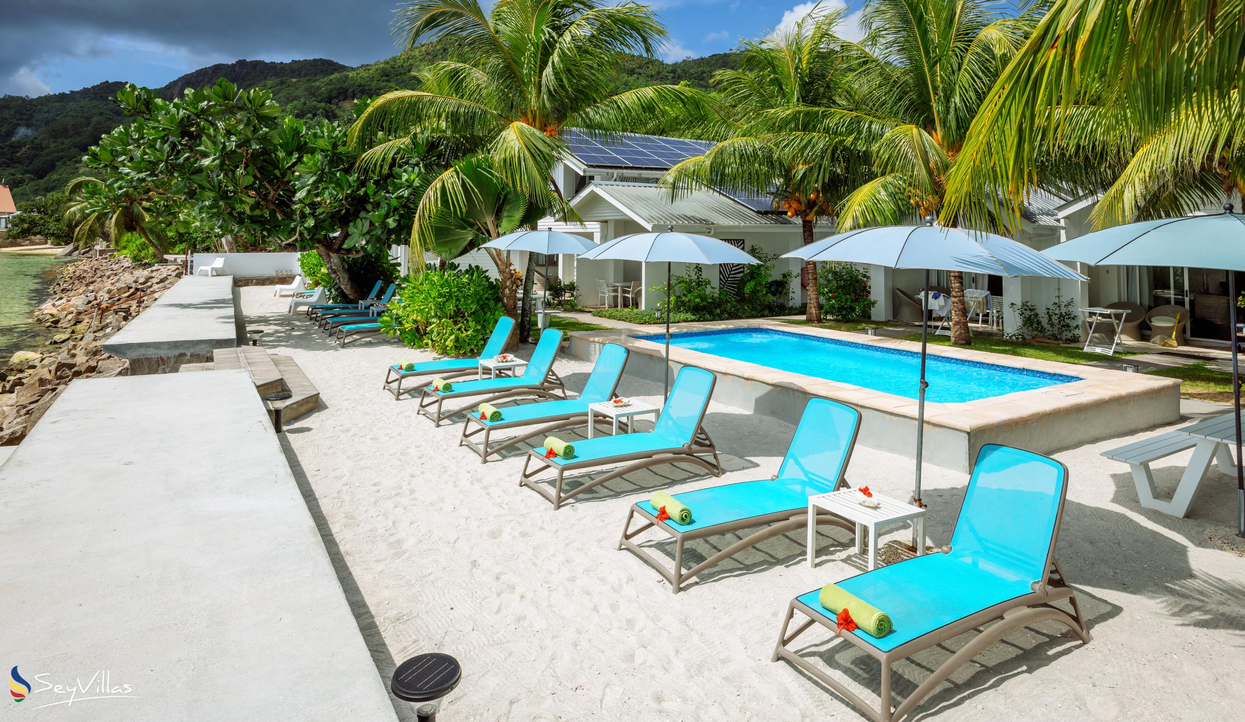 Photo 2: Le Nautique Luxury Beachfront Apartments - Outdoor area - Mahé (Seychelles)