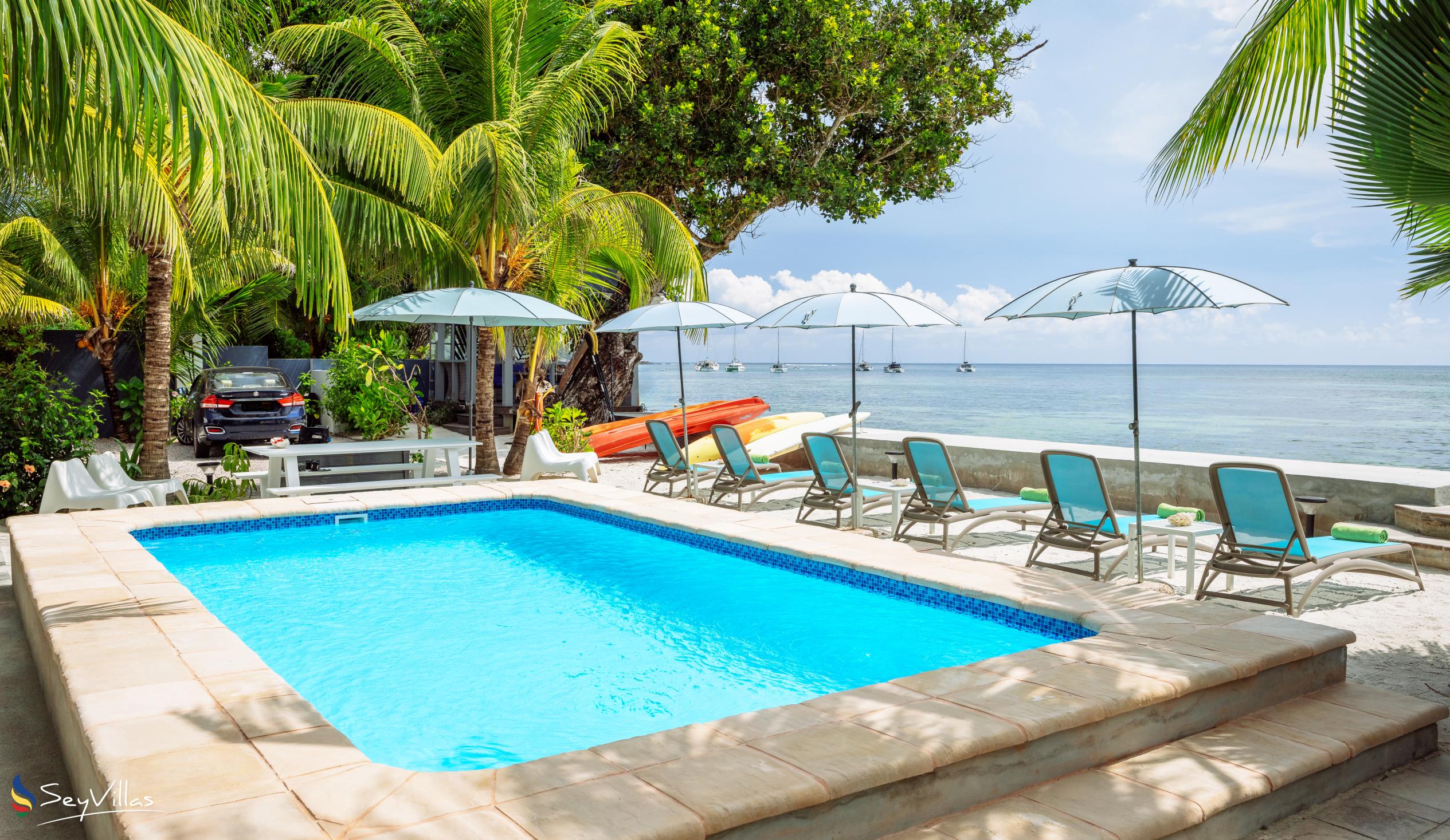 Photo 3: Le Nautique Luxury Beachfront Apartments - Outdoor area - Mahé (Seychelles)