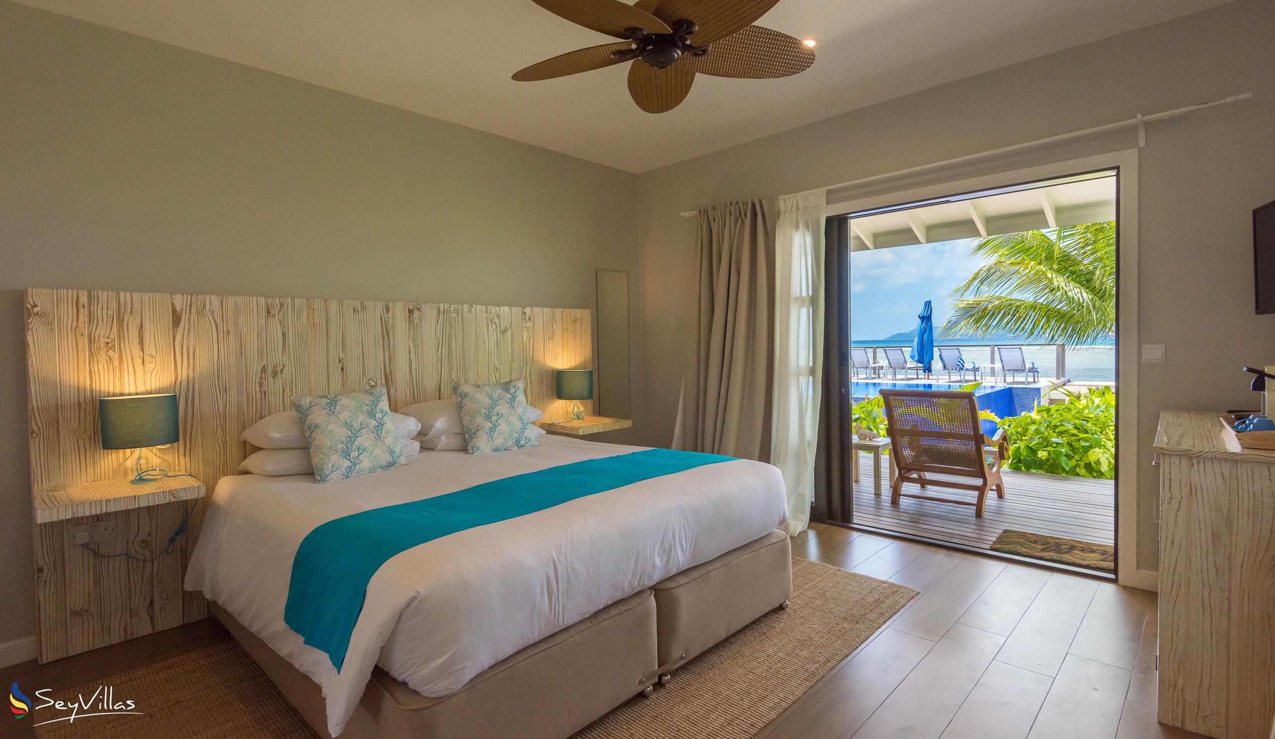 Foto 12: Le Nautique Luxury Waterfront Hotel - Meerblickzimmer mit Kingsize-Bett - La Digue (Seychellen)